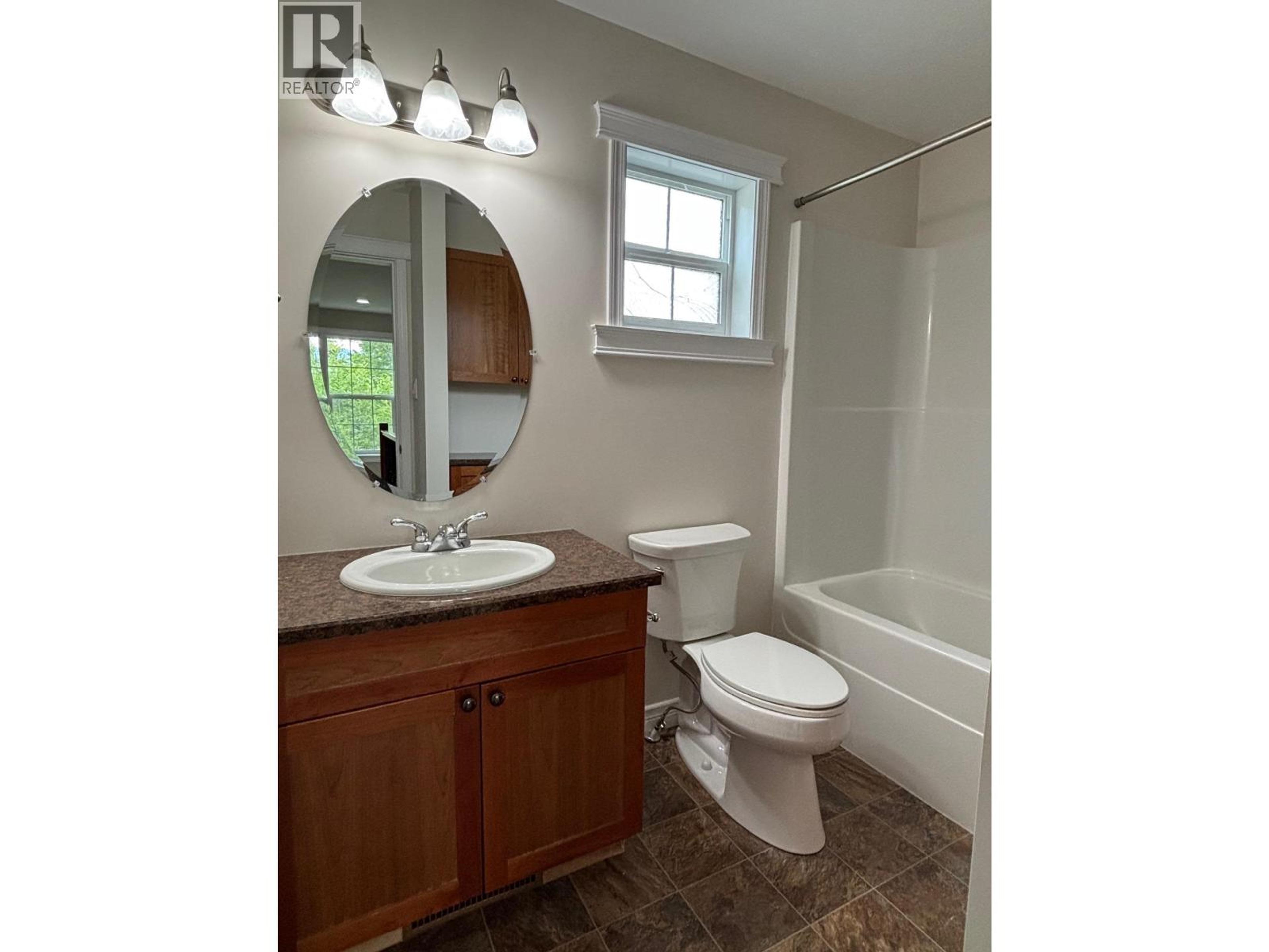 #1 3239 APSLEY STREET - Image 13