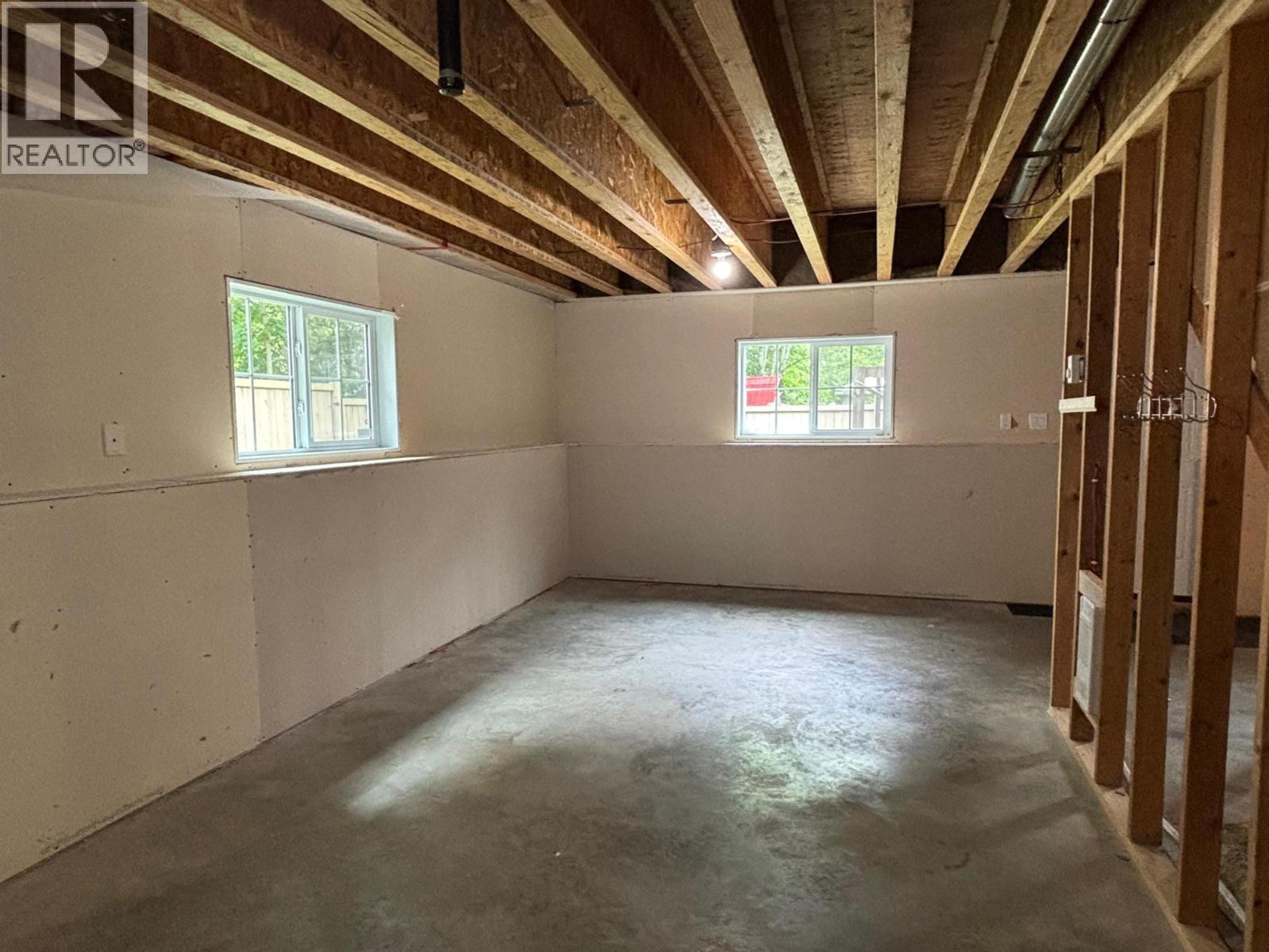 #1 3239 APSLEY STREET - Image 15