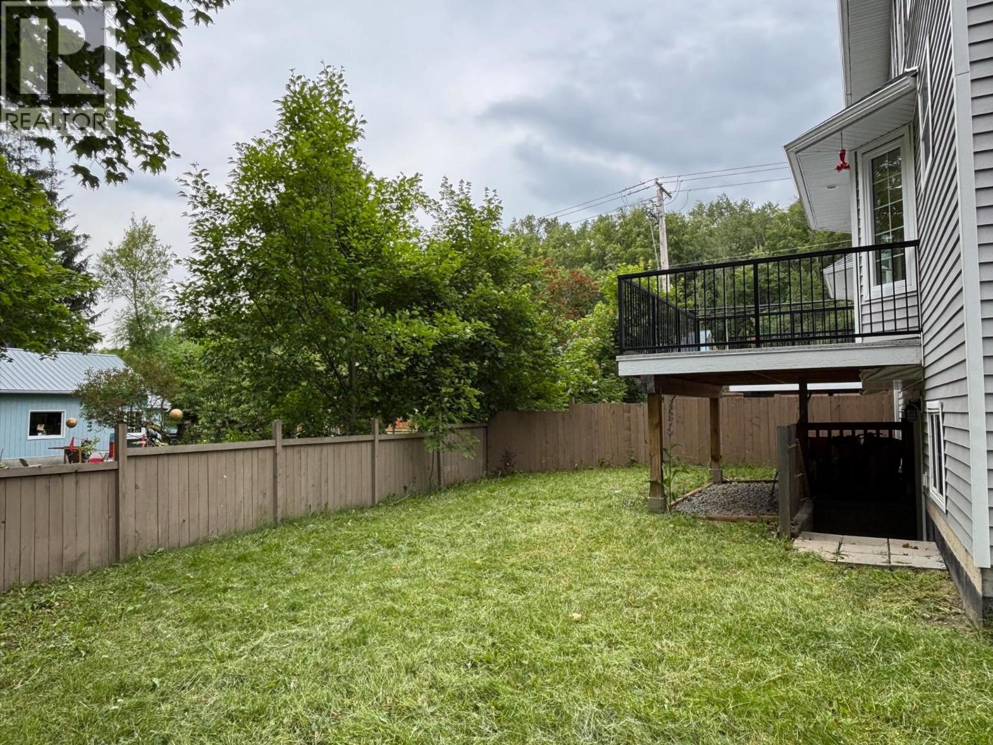 #1 3239 APSLEY STREET - Image 18