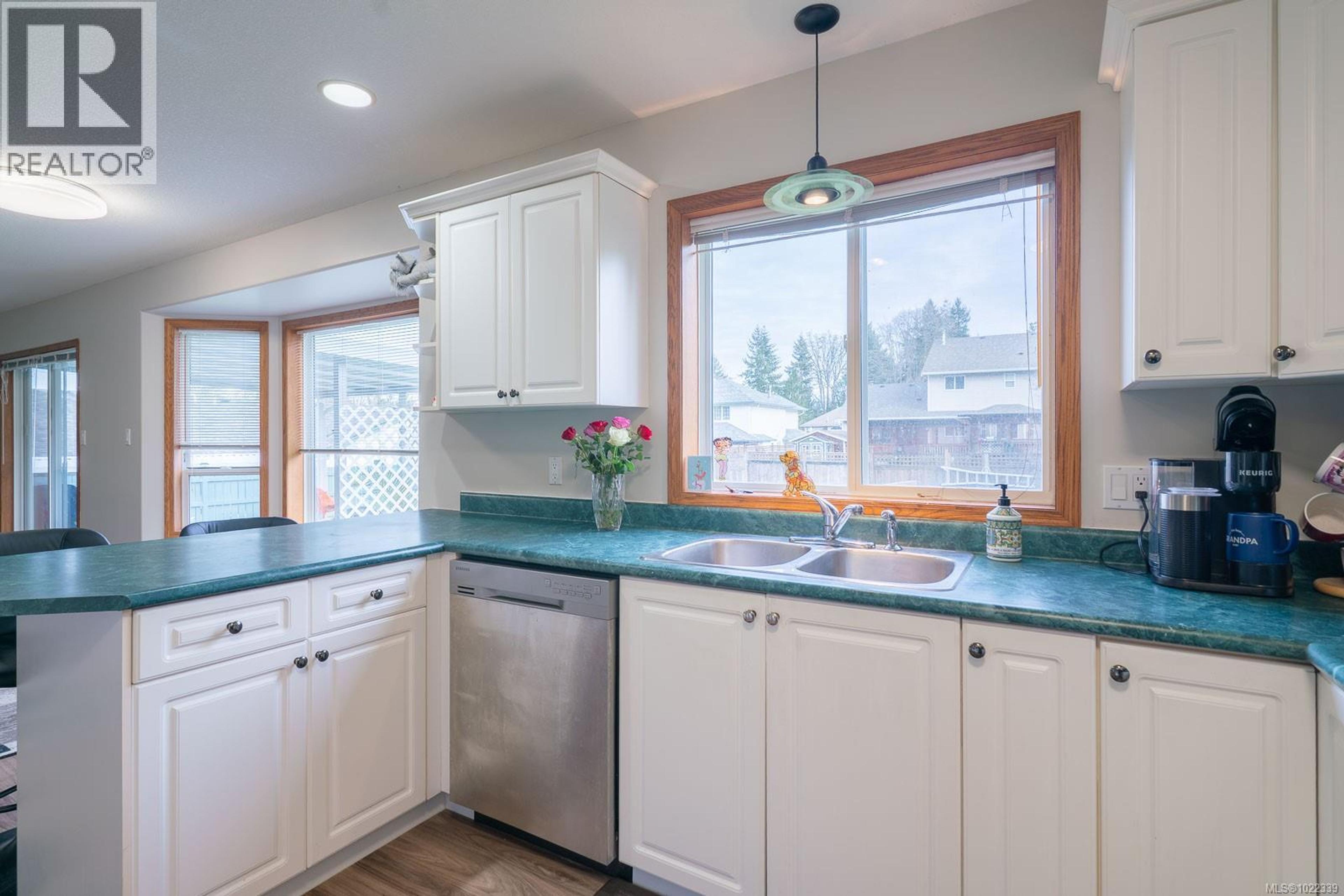 973 OLIVER TERR - 15