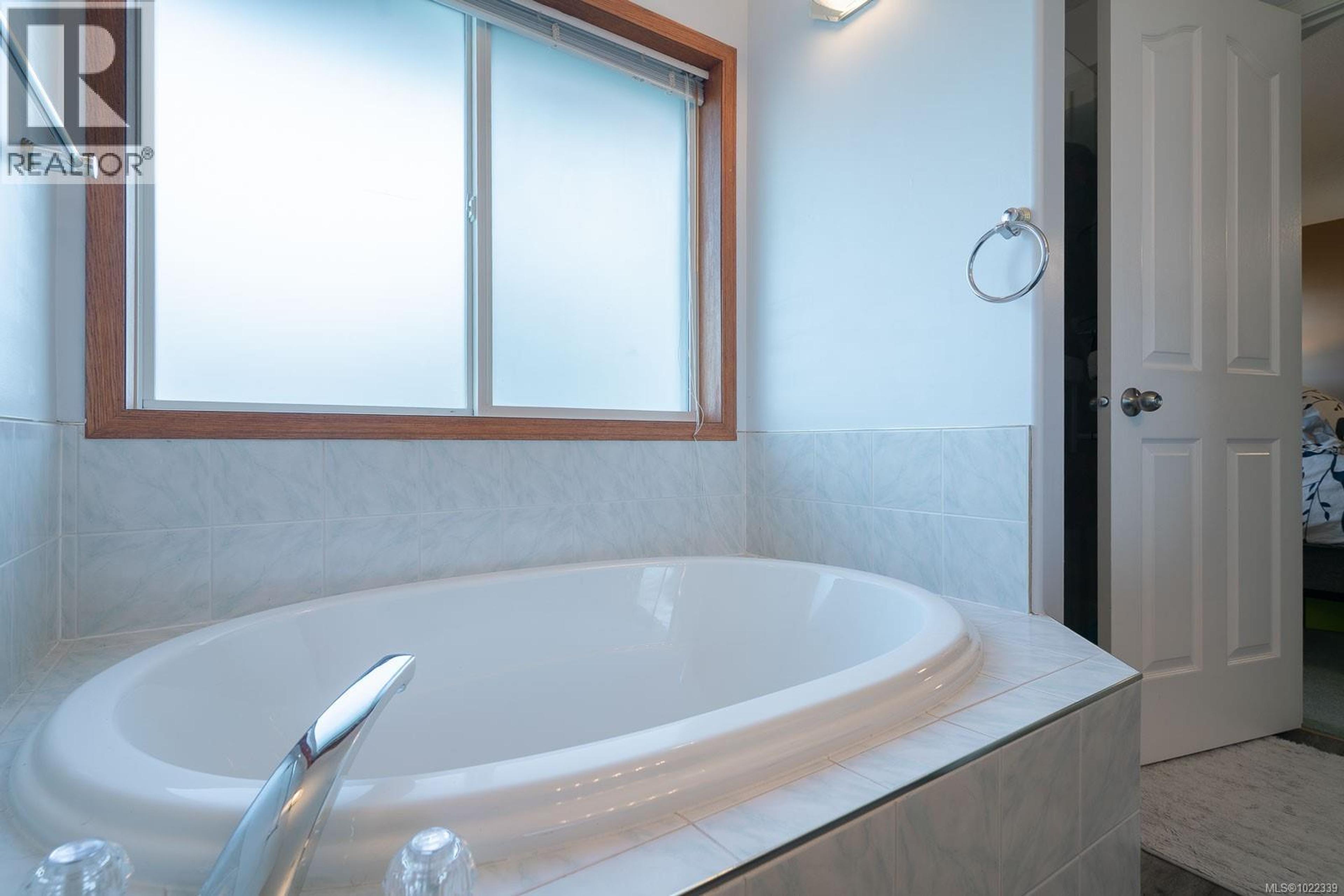 973 OLIVER TERR - 22