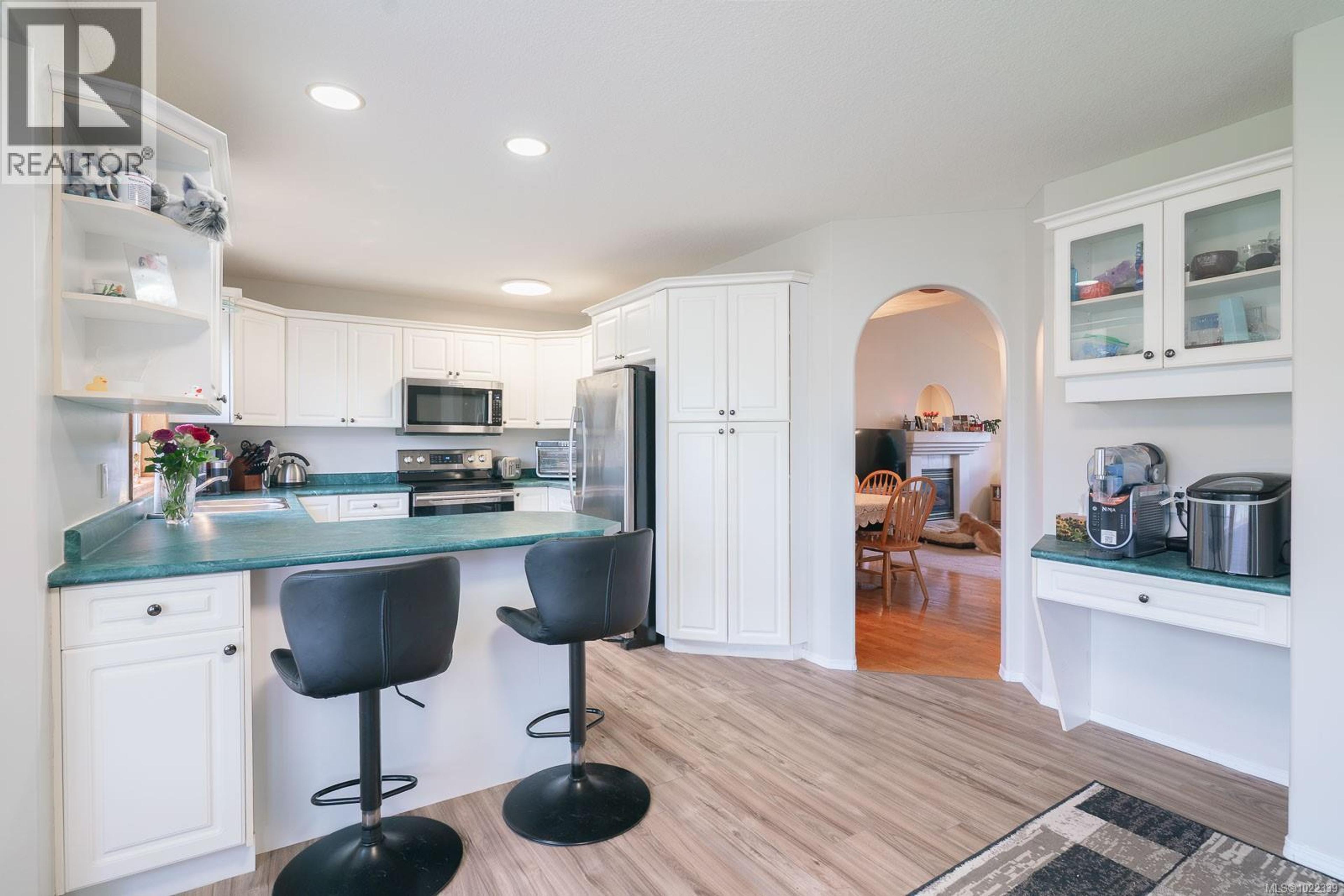 973 OLIVER TERR - 12