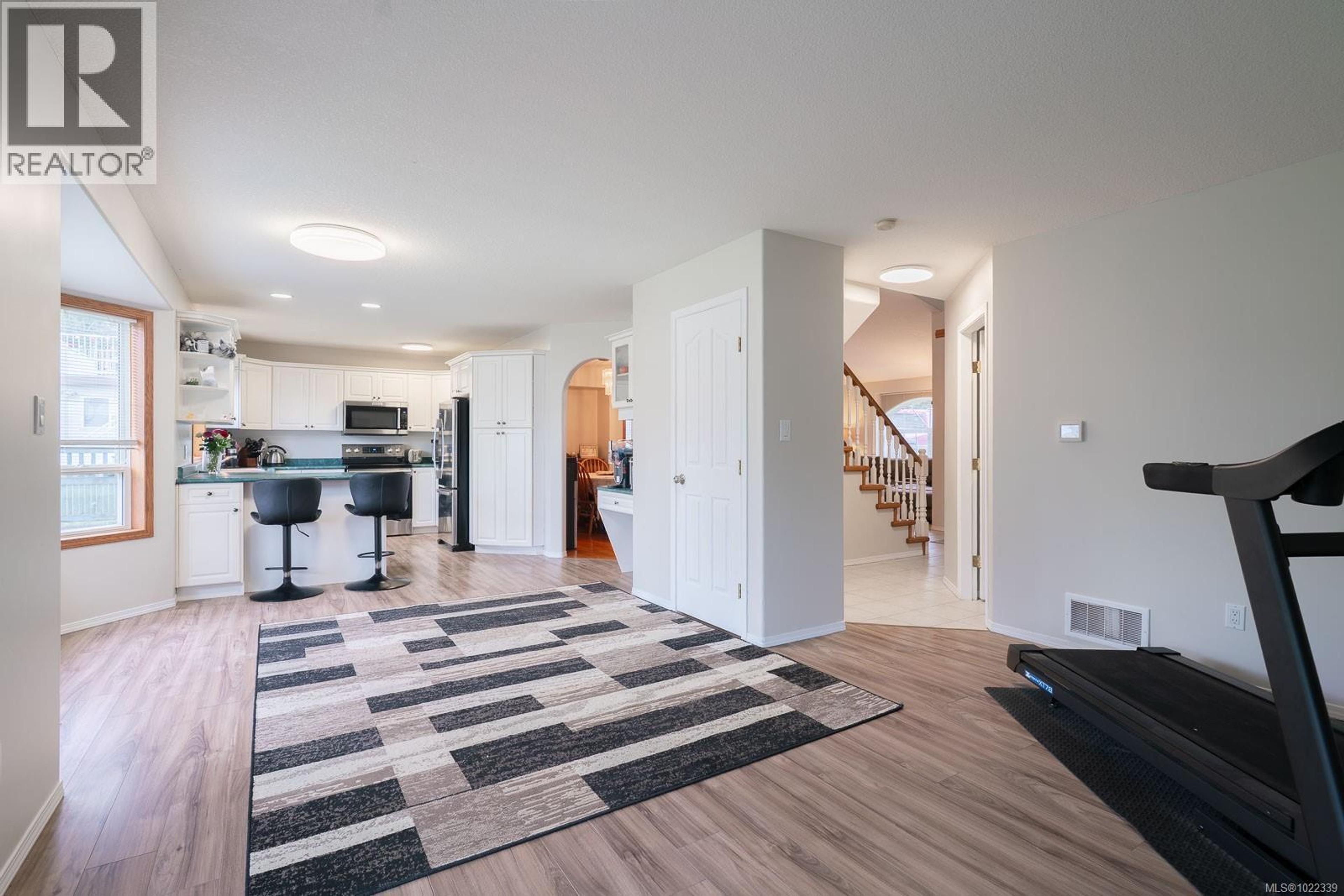 973 OLIVER TERR - 16