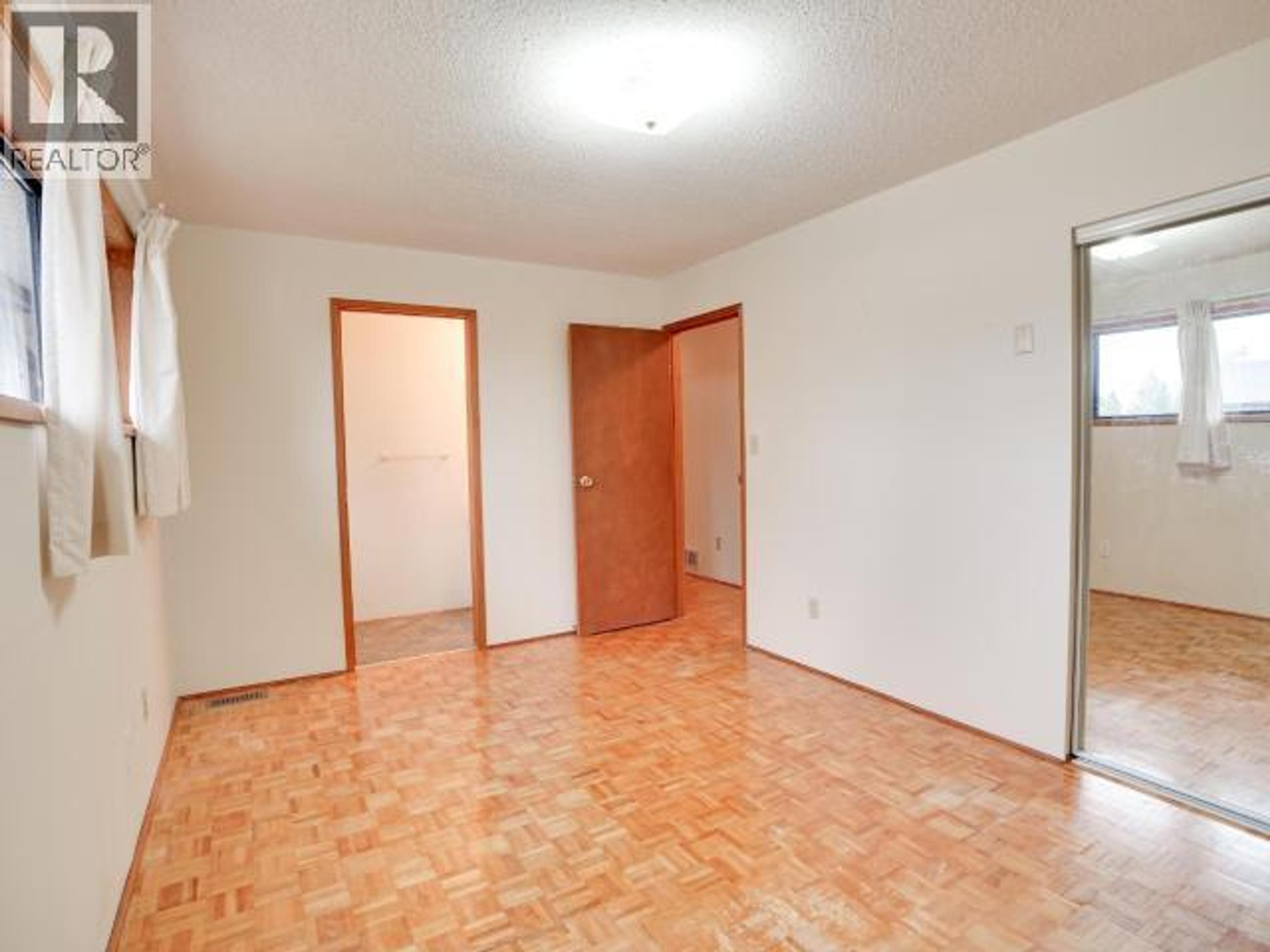 4781 REDONDA AVE - 14