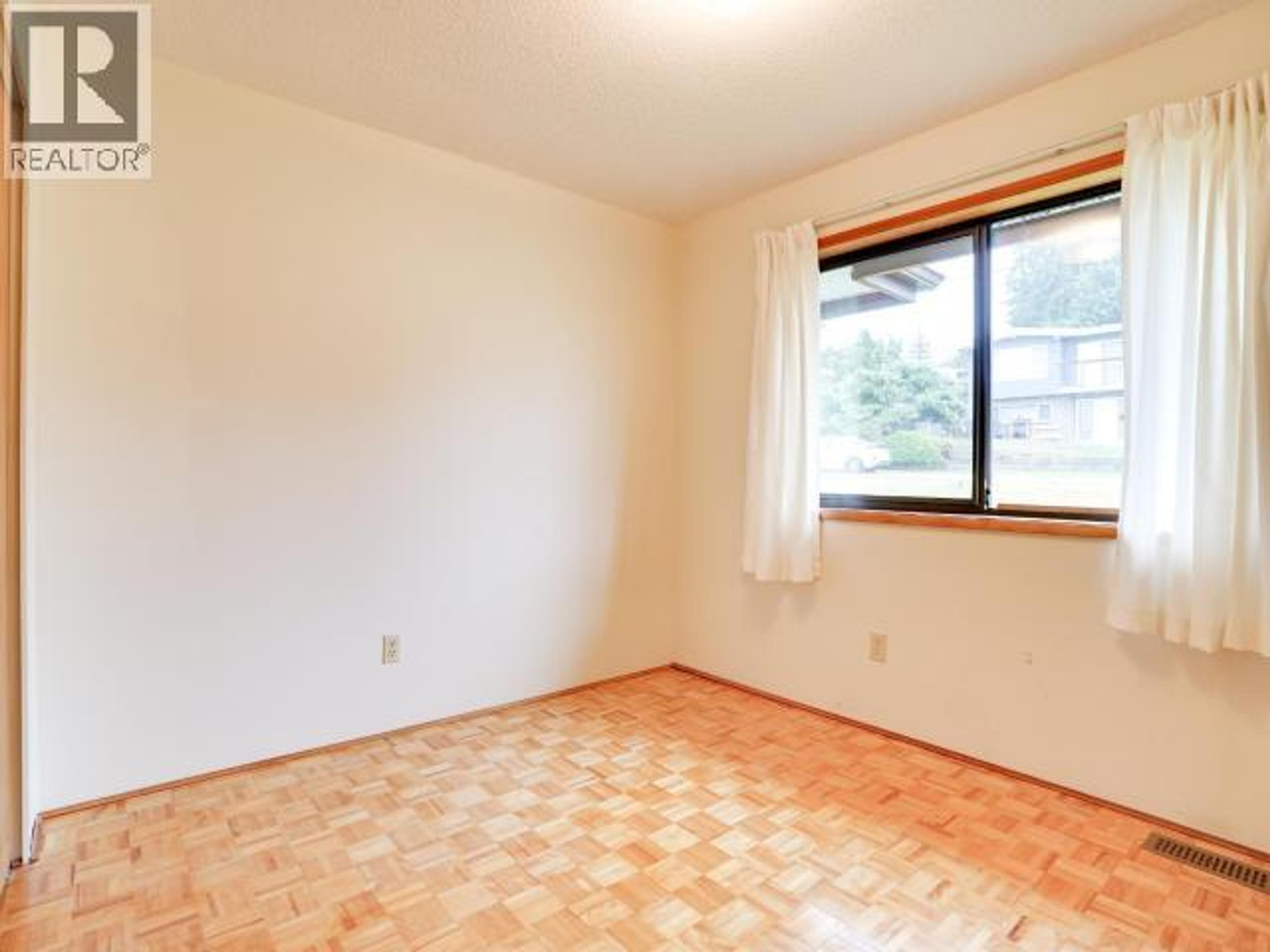 4781 REDONDA AVE - 20