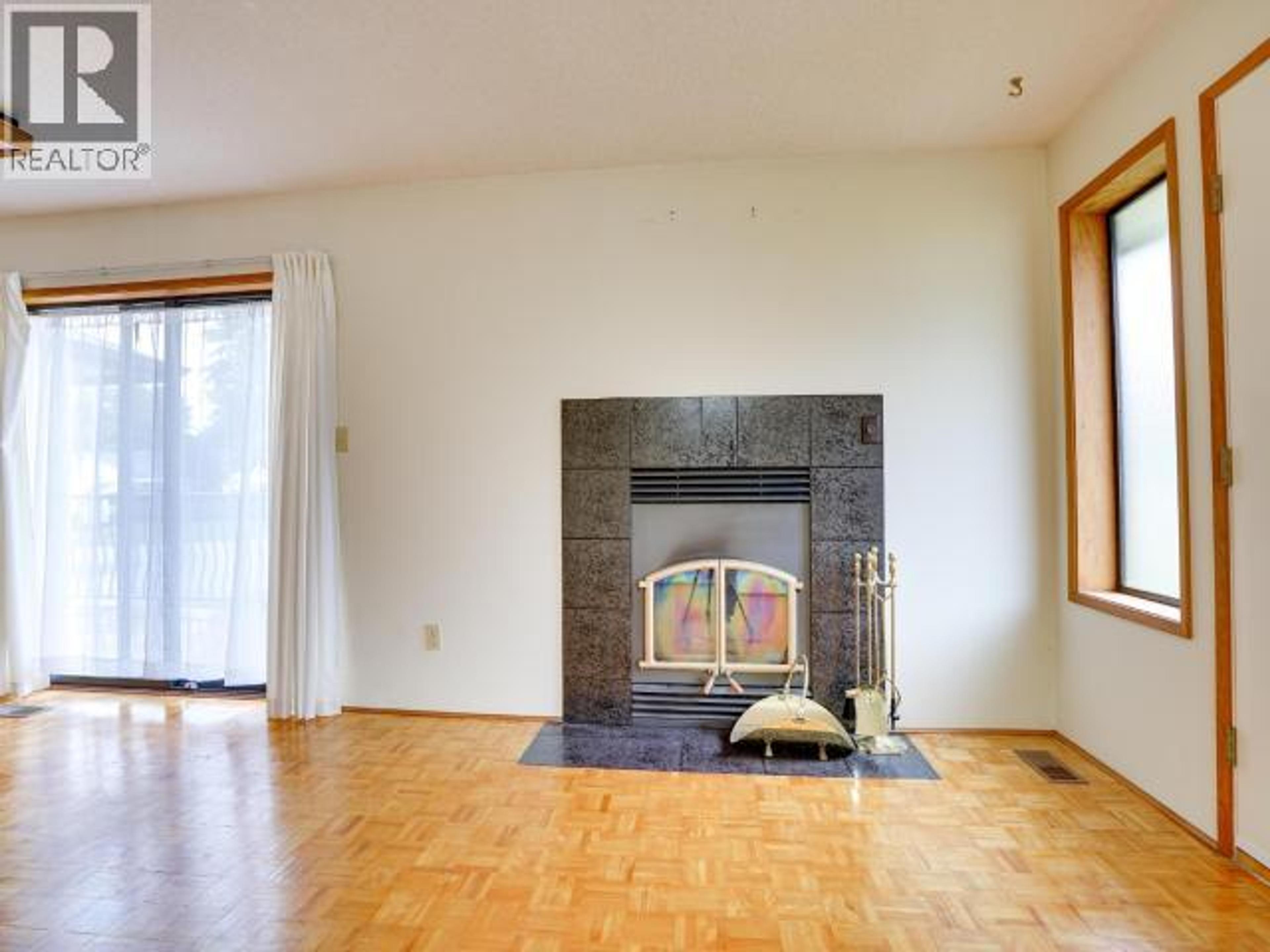 4781 REDONDA AVE - 6