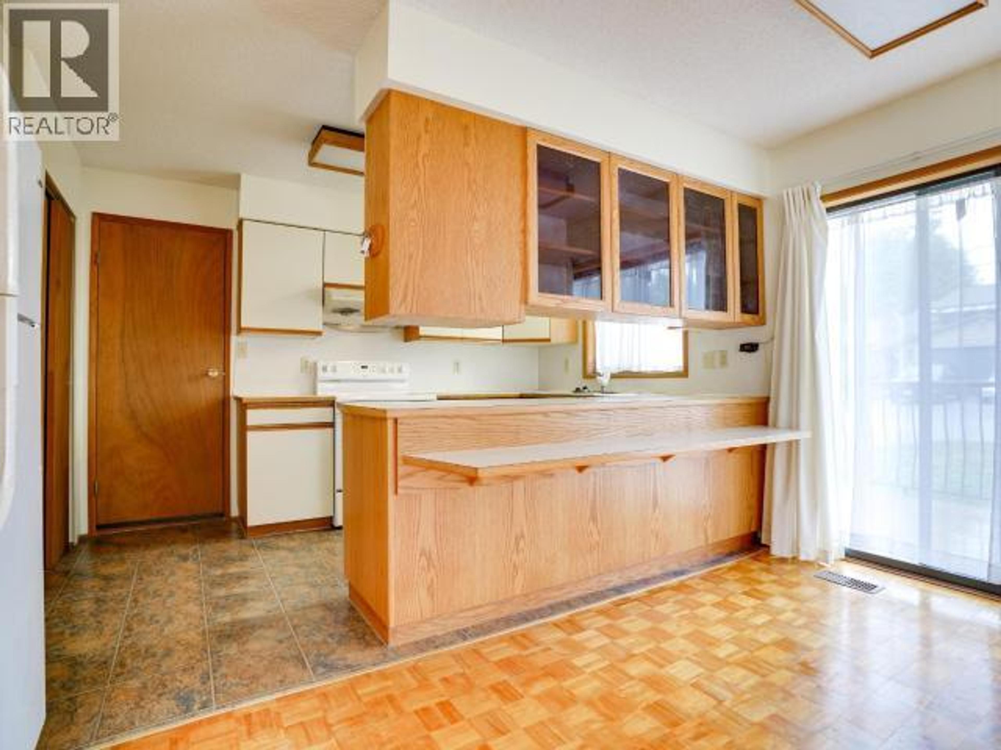 4781 REDONDA AVE - 7