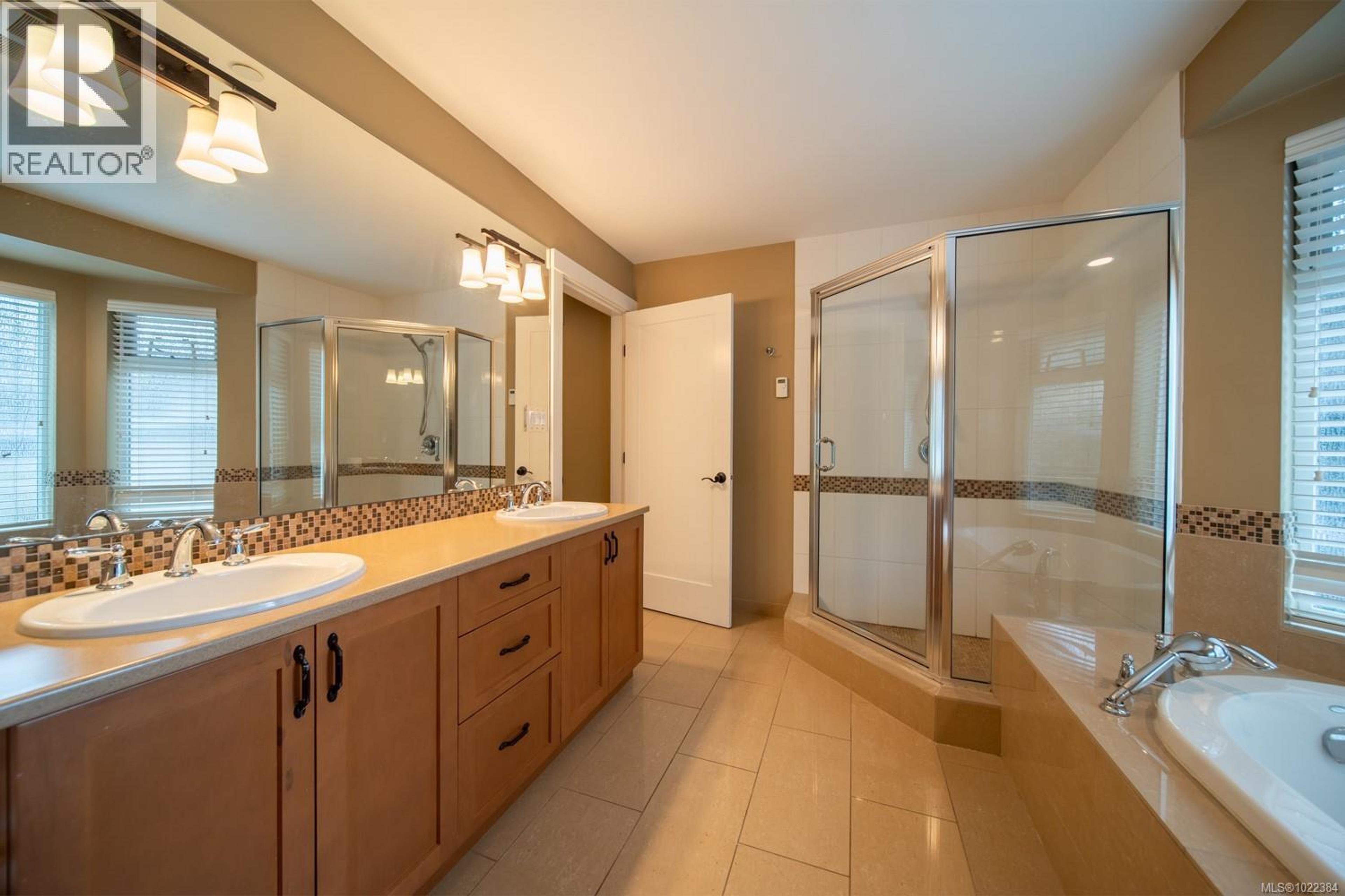 #5 500 CORFIELD ST - 14