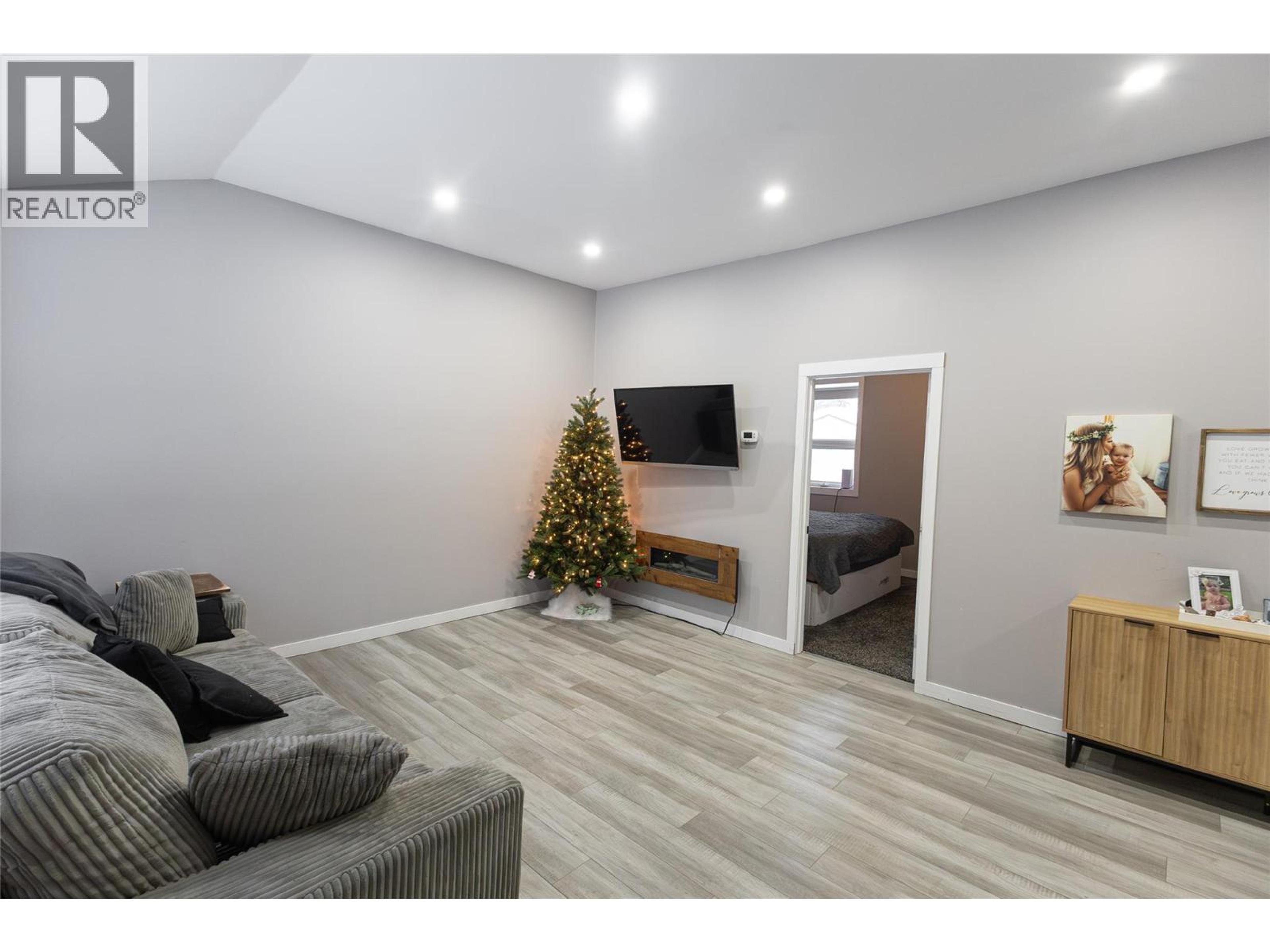 1740 HARPER PLACE - 14