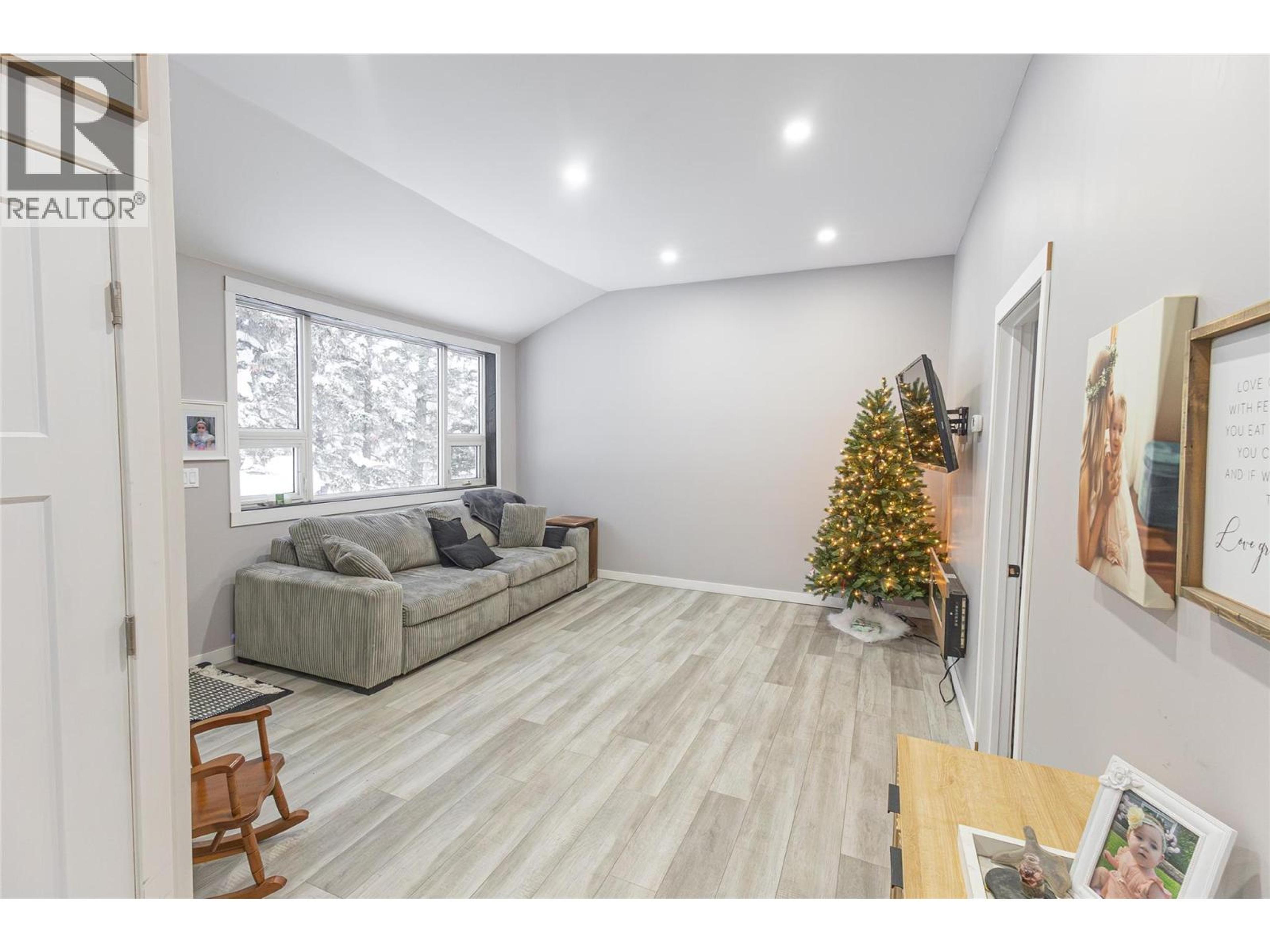 1740 HARPER PLACE - 12