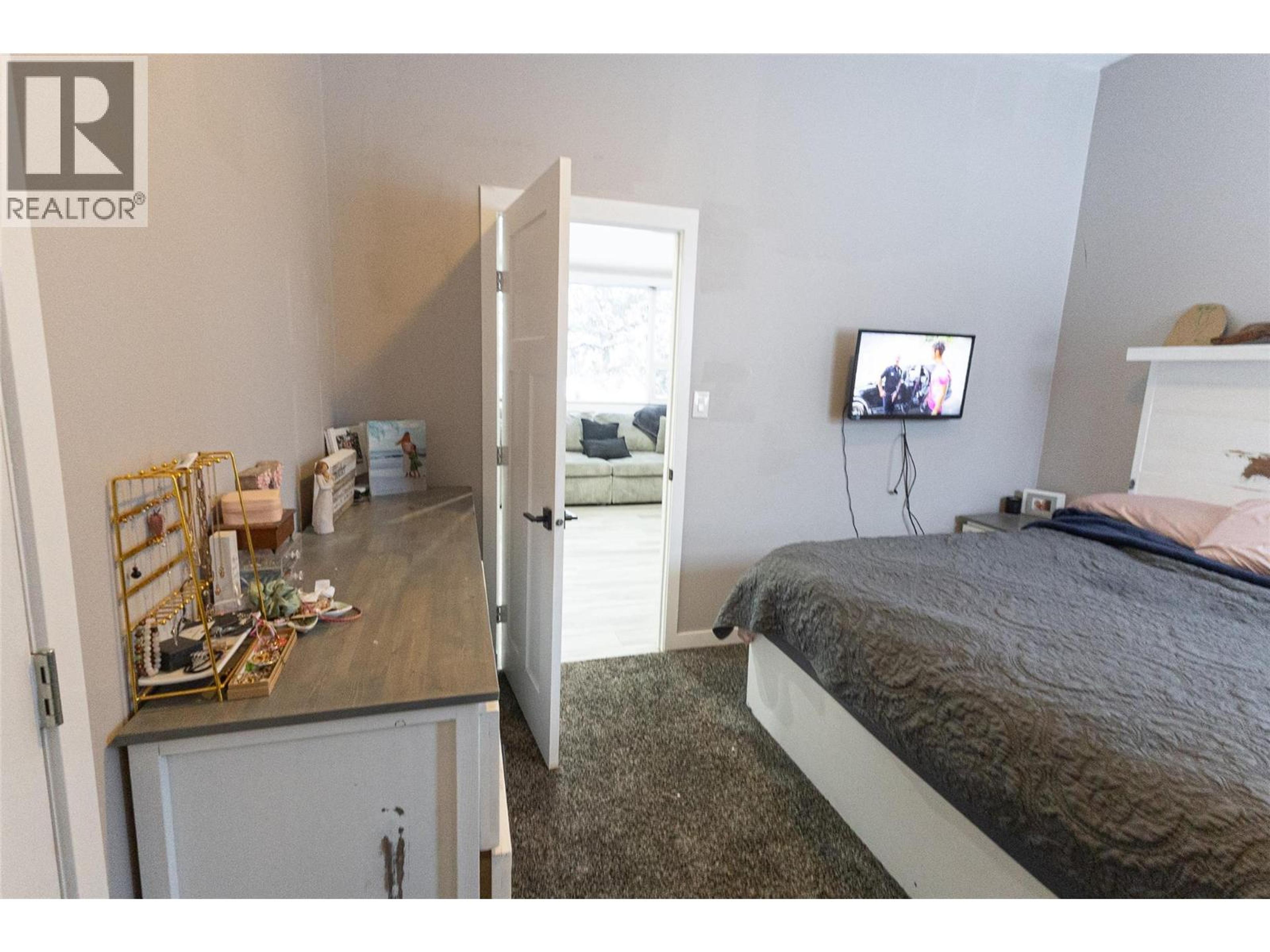 1740 HARPER PLACE - 18