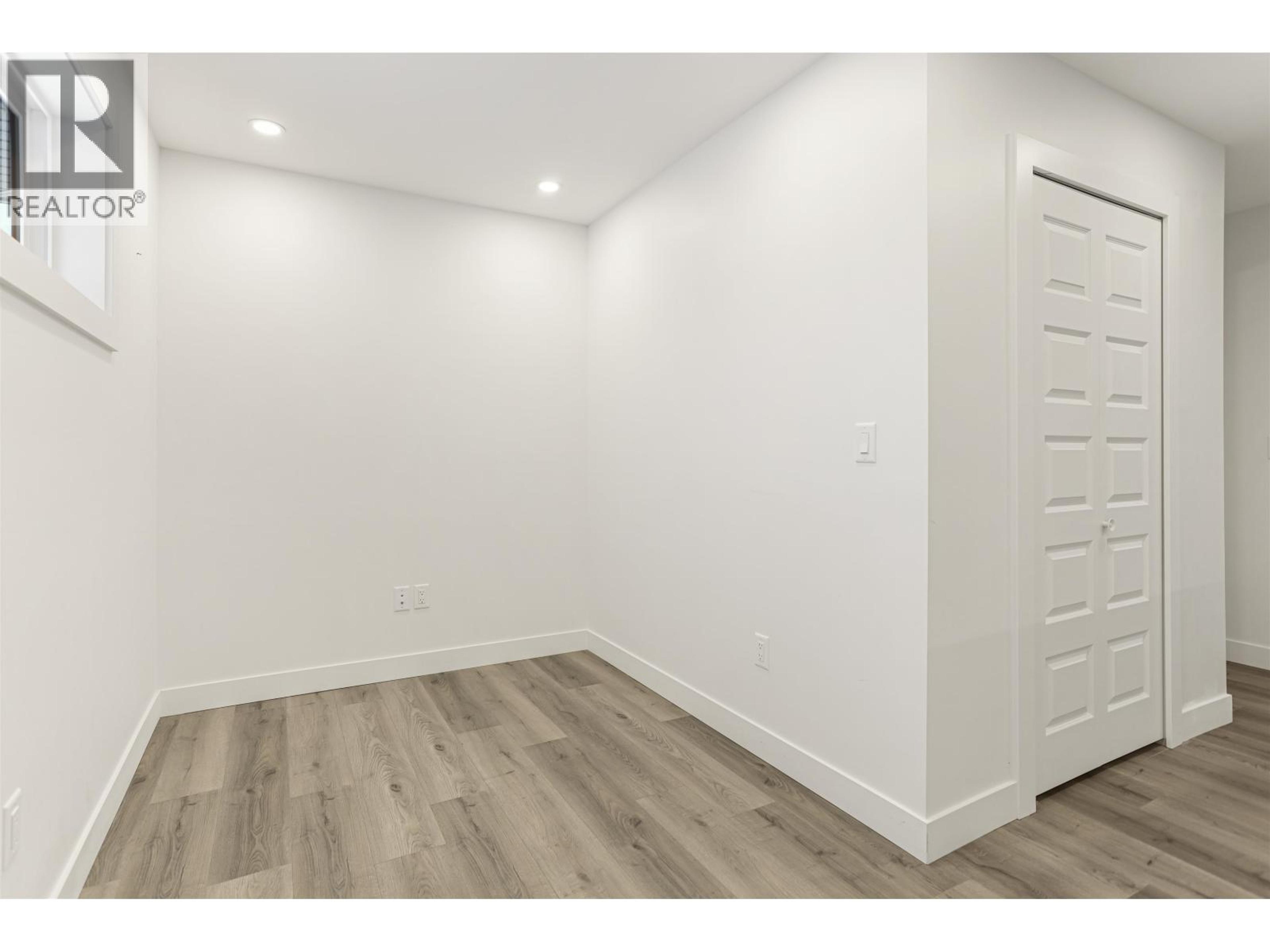 5224 SMITH AVENUE - 22