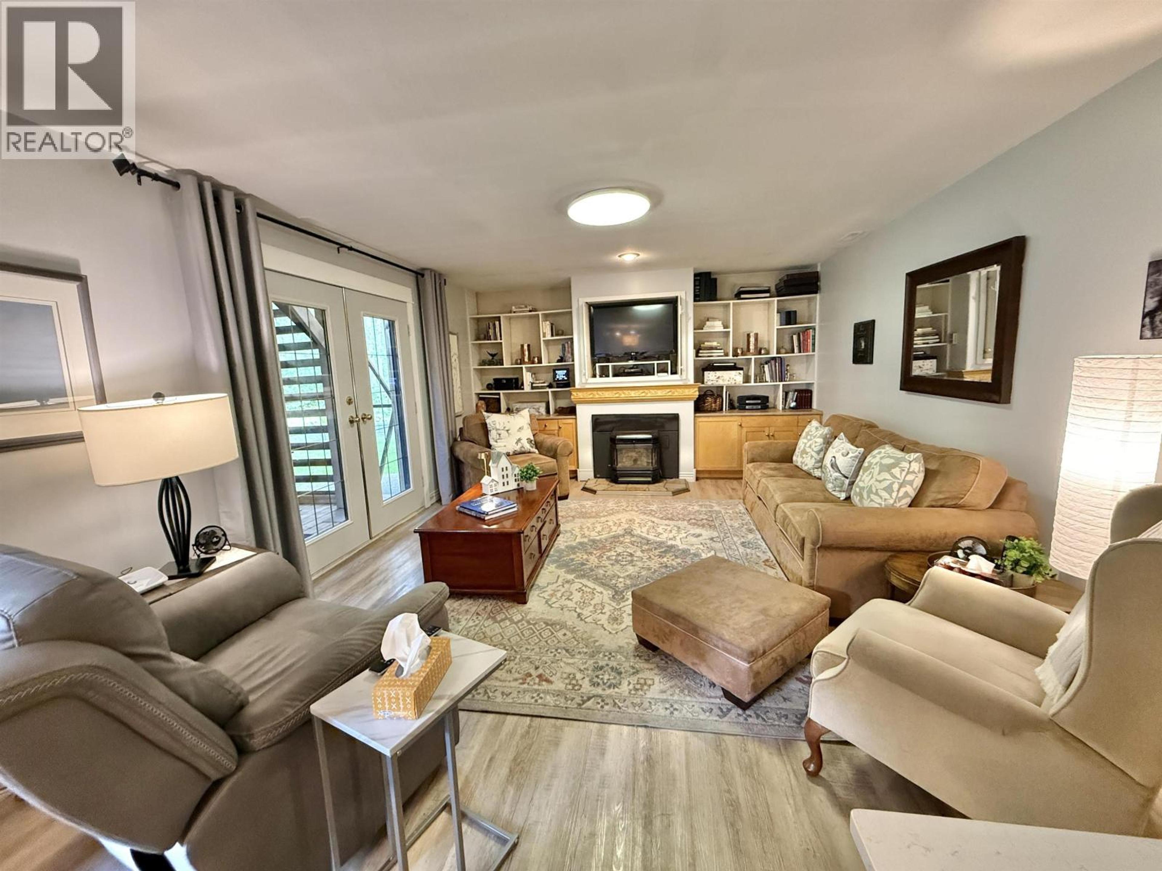 108 LAWLOR DRIVE - 14