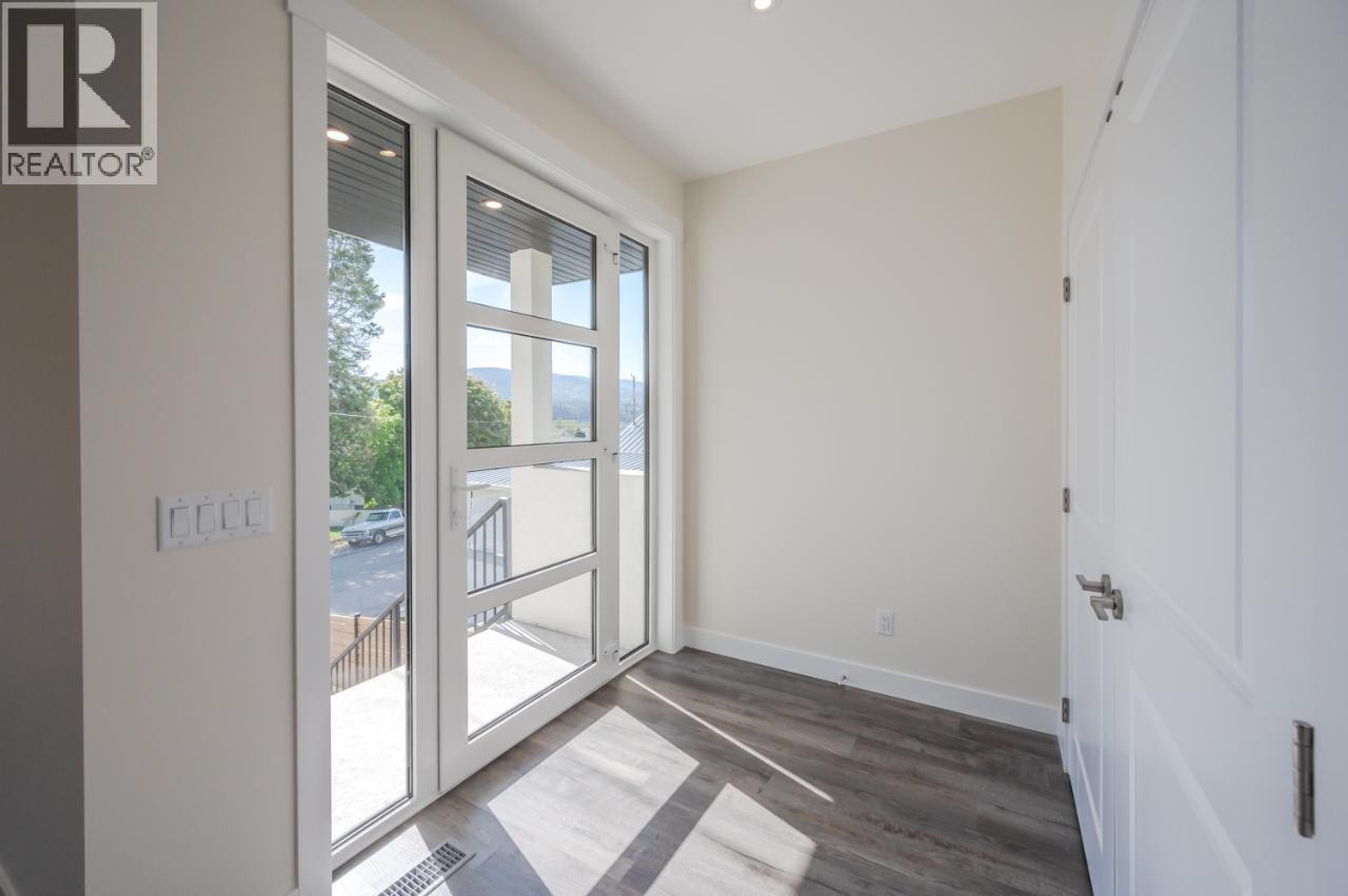 6380 OKANAGAN STREET - 11