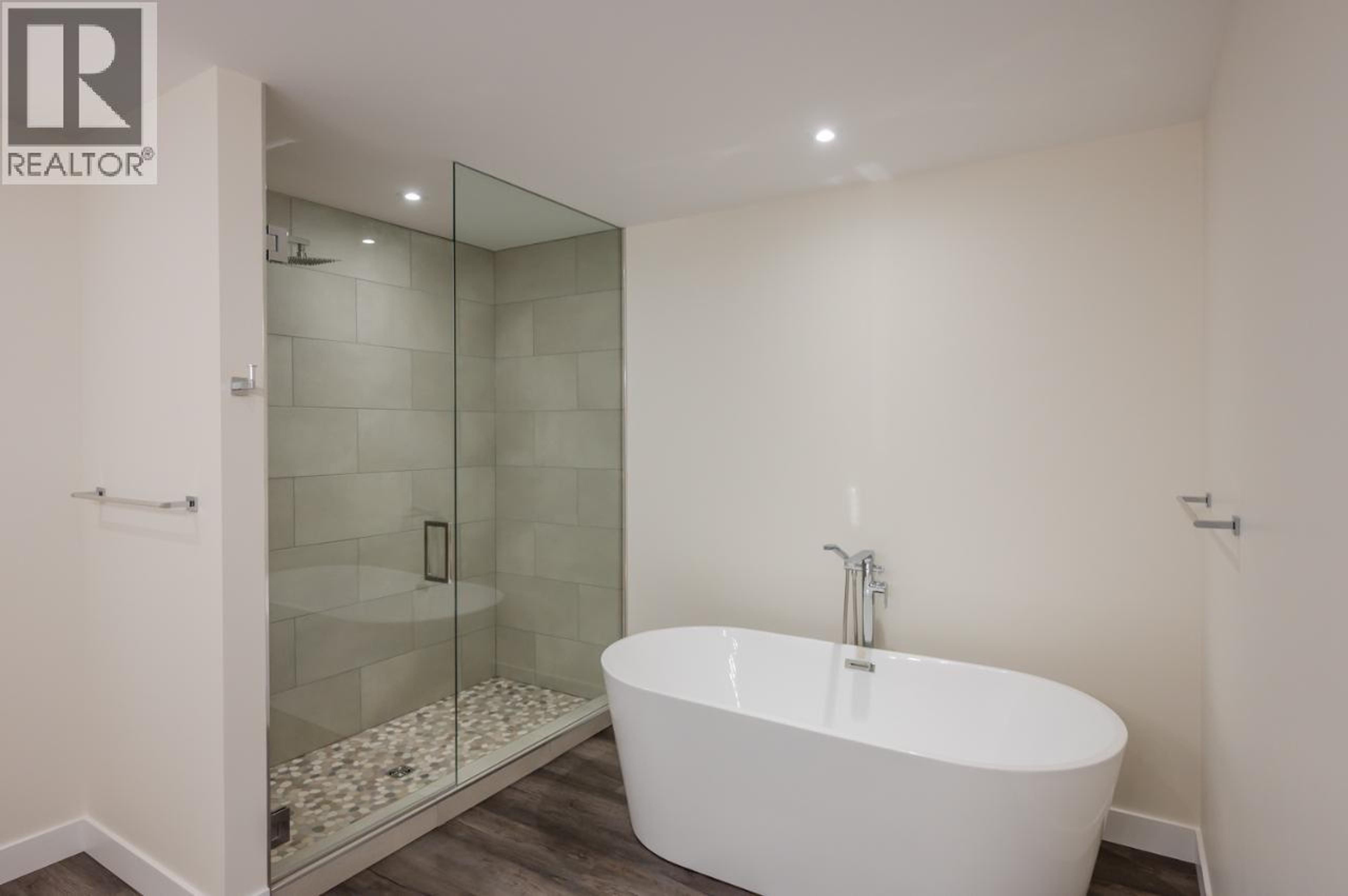 6380 OKANAGAN STREET - 20