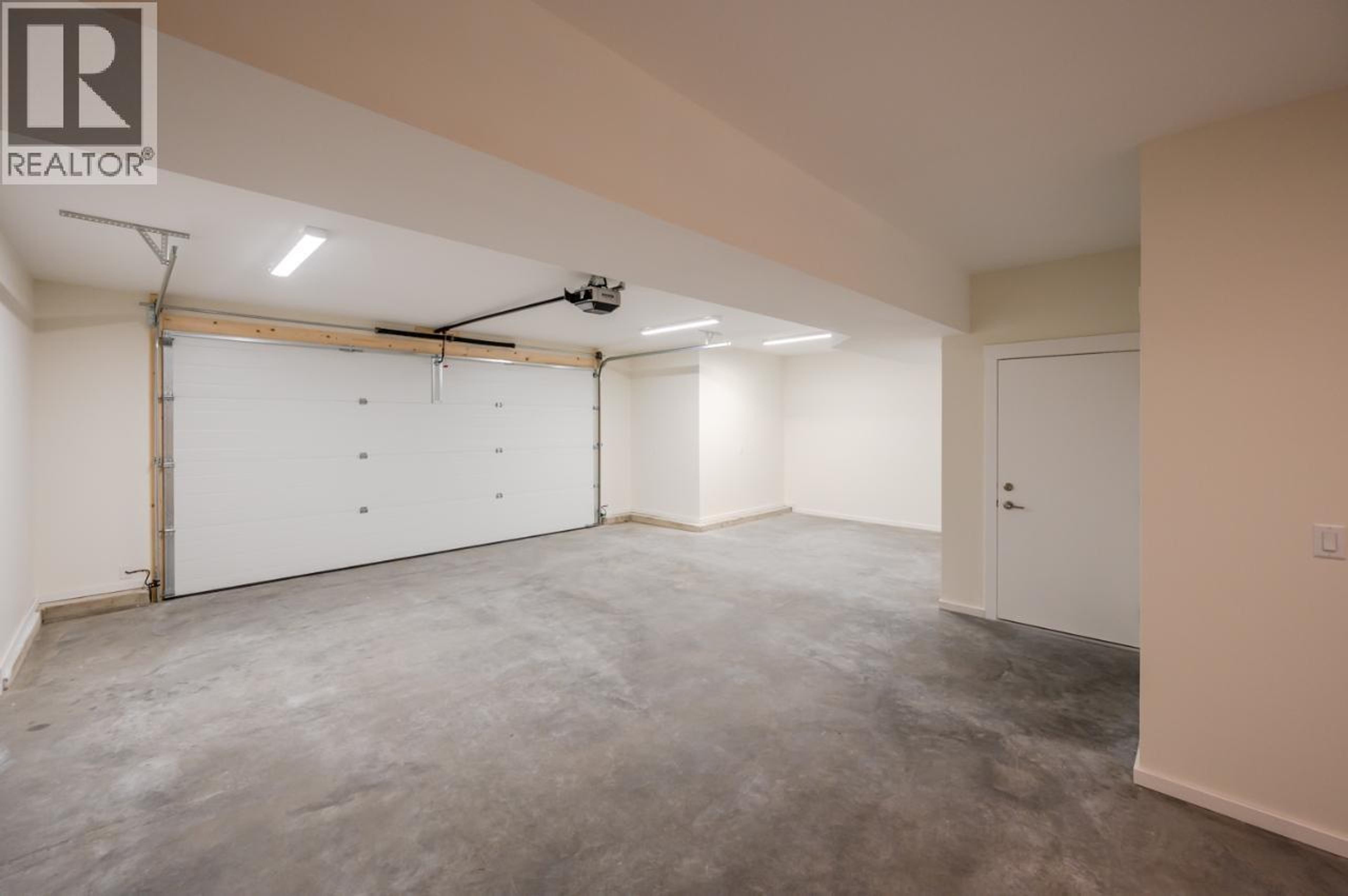 6380 OKANAGAN STREET - 36