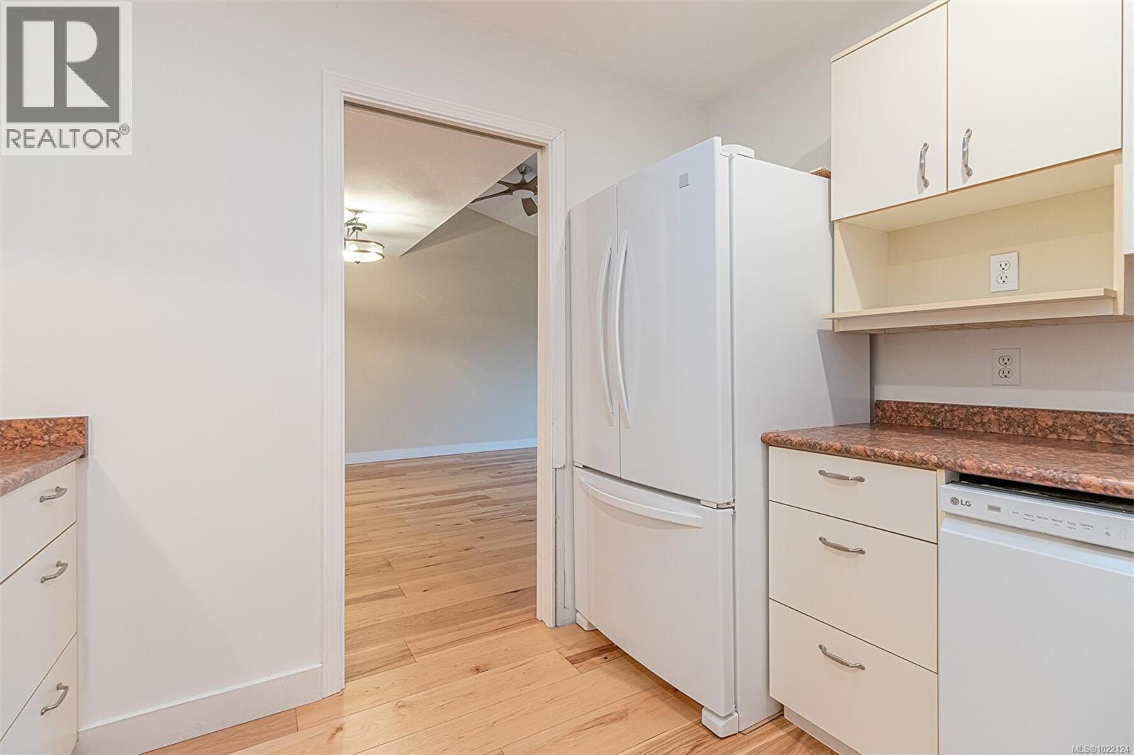 #14 100 ABBEY LANE - 22