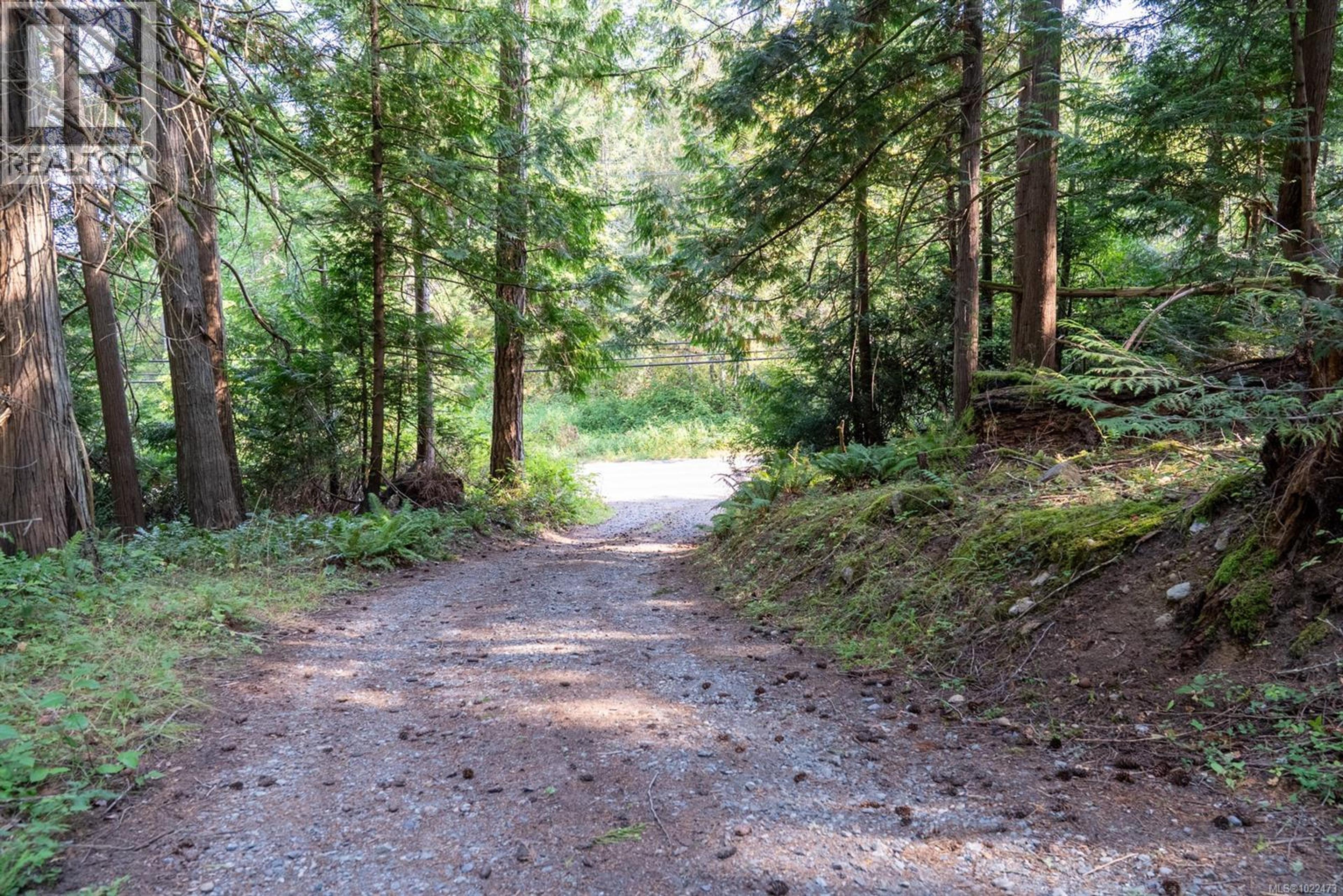 4535 BEDWELL HARBOUR RD - Image 7