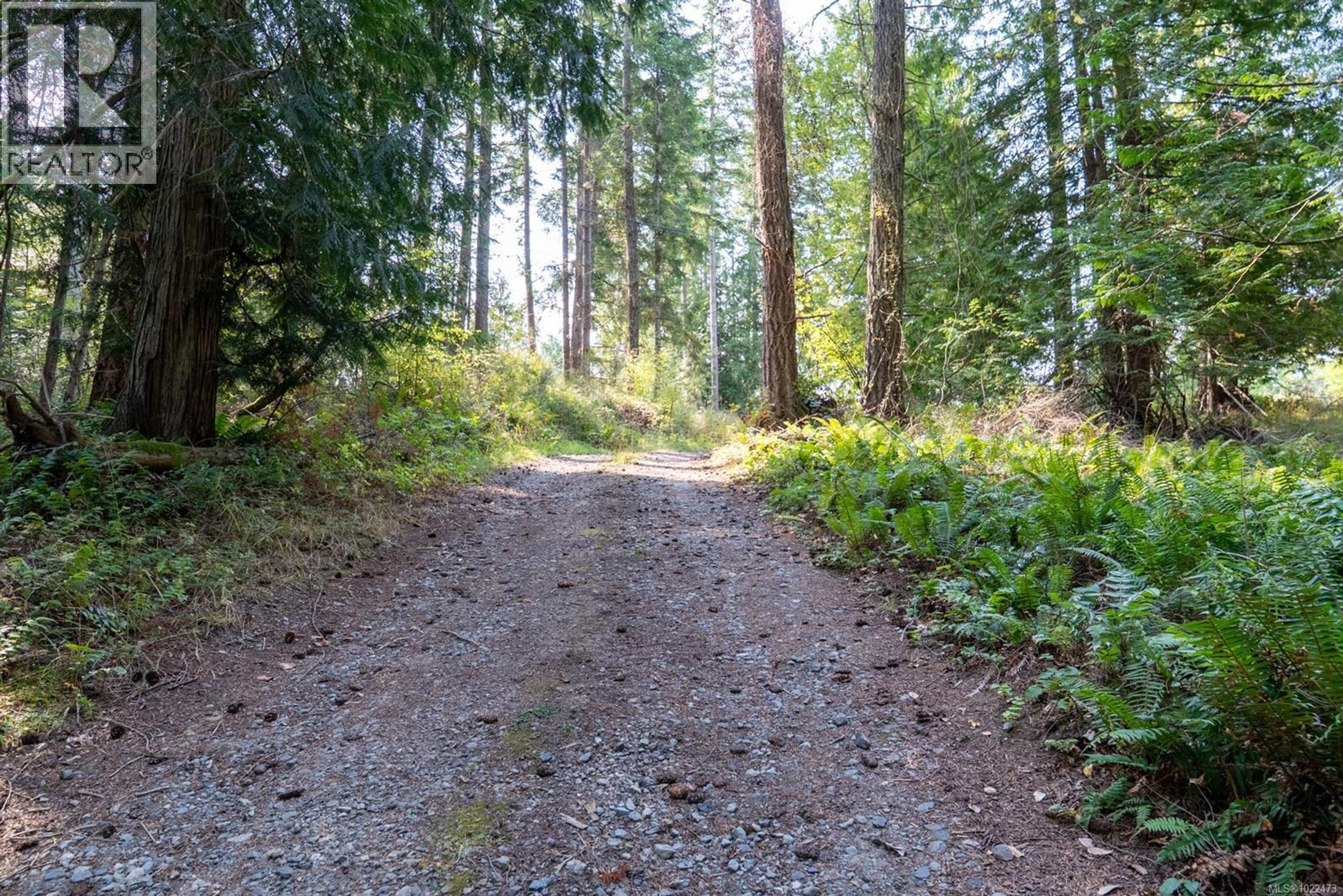 4535 BEDWELL HARBOUR RD - Image 8