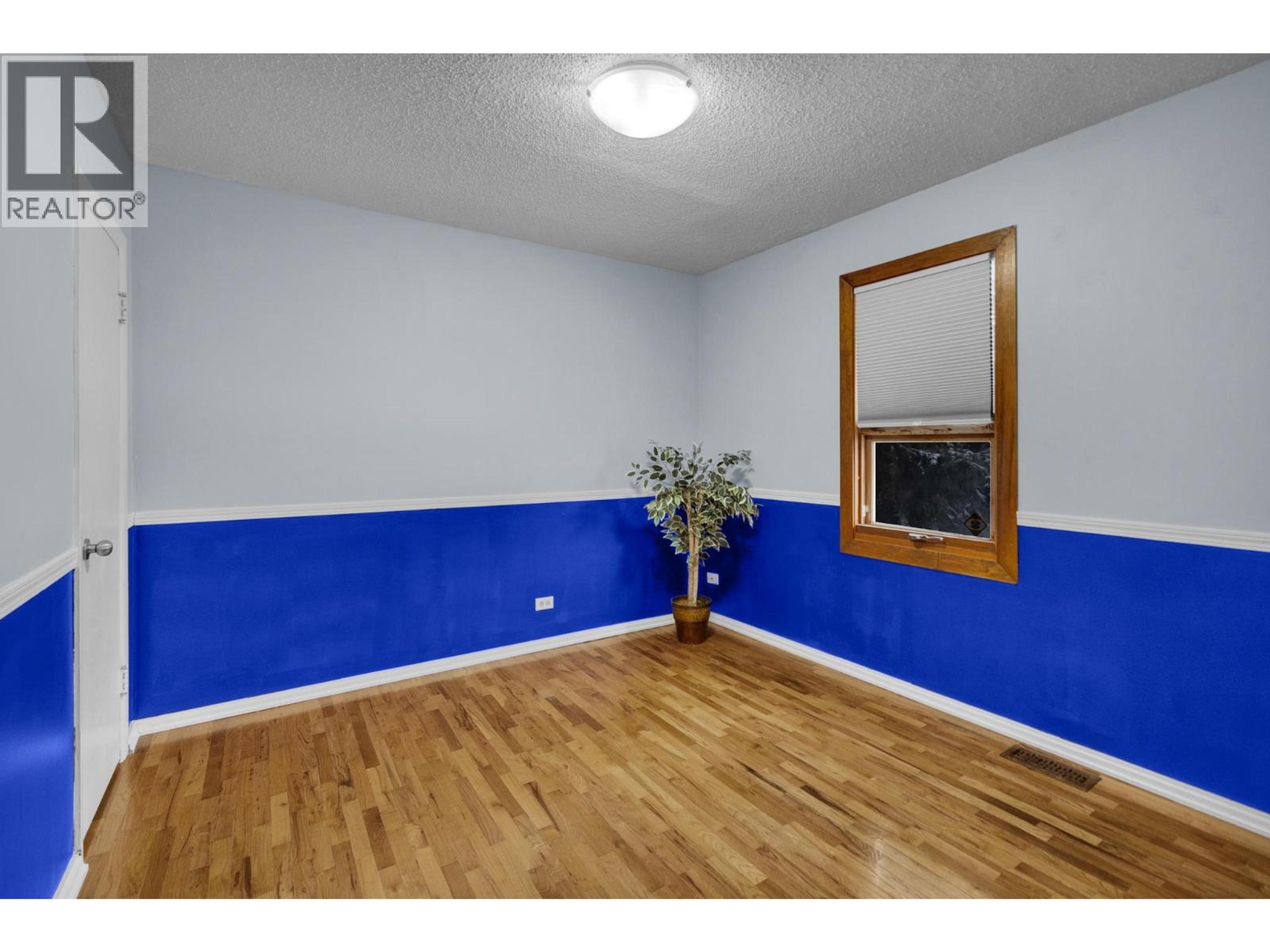 1666 FIR STREET - 13