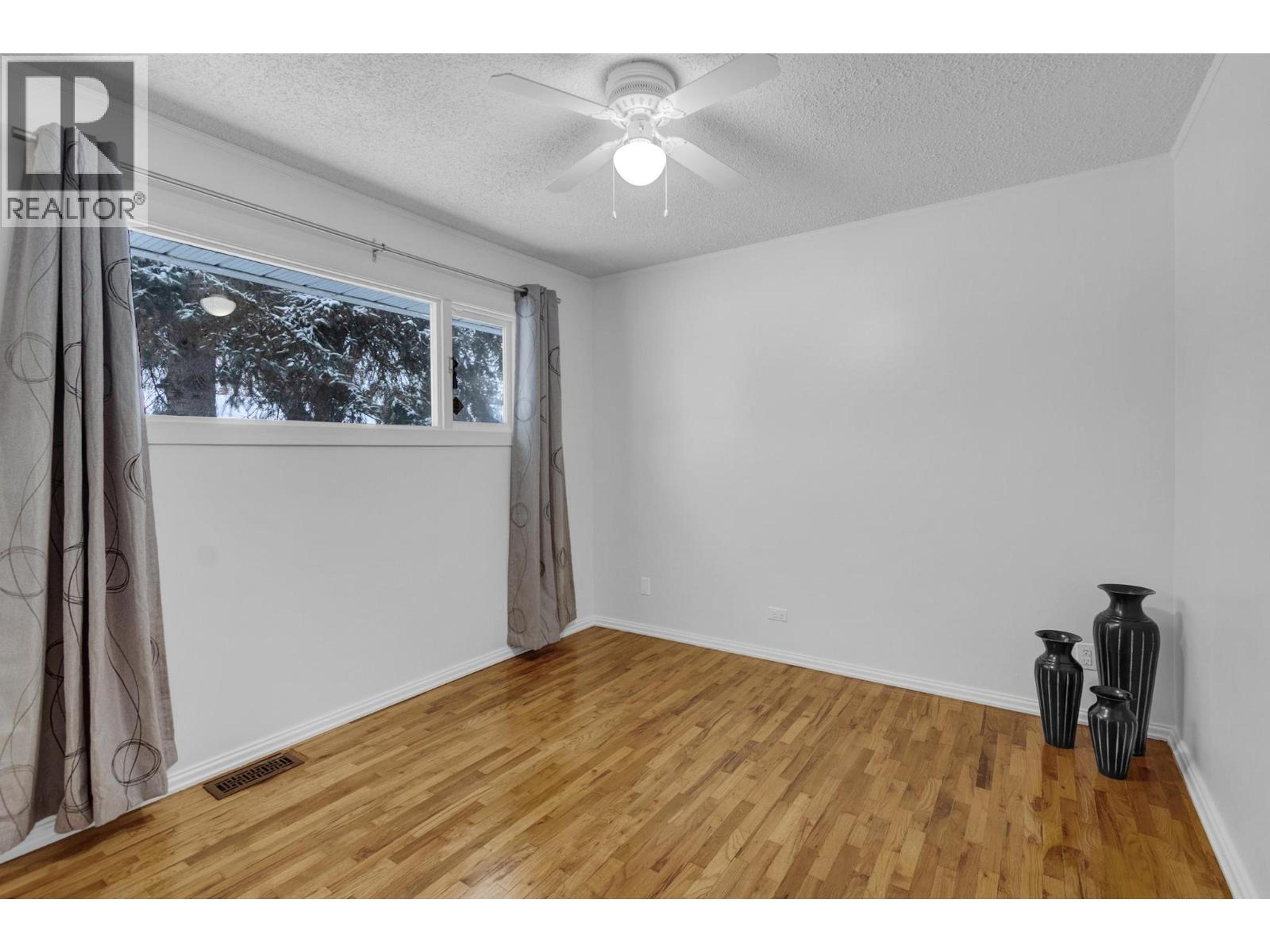 1666 FIR STREET - 14