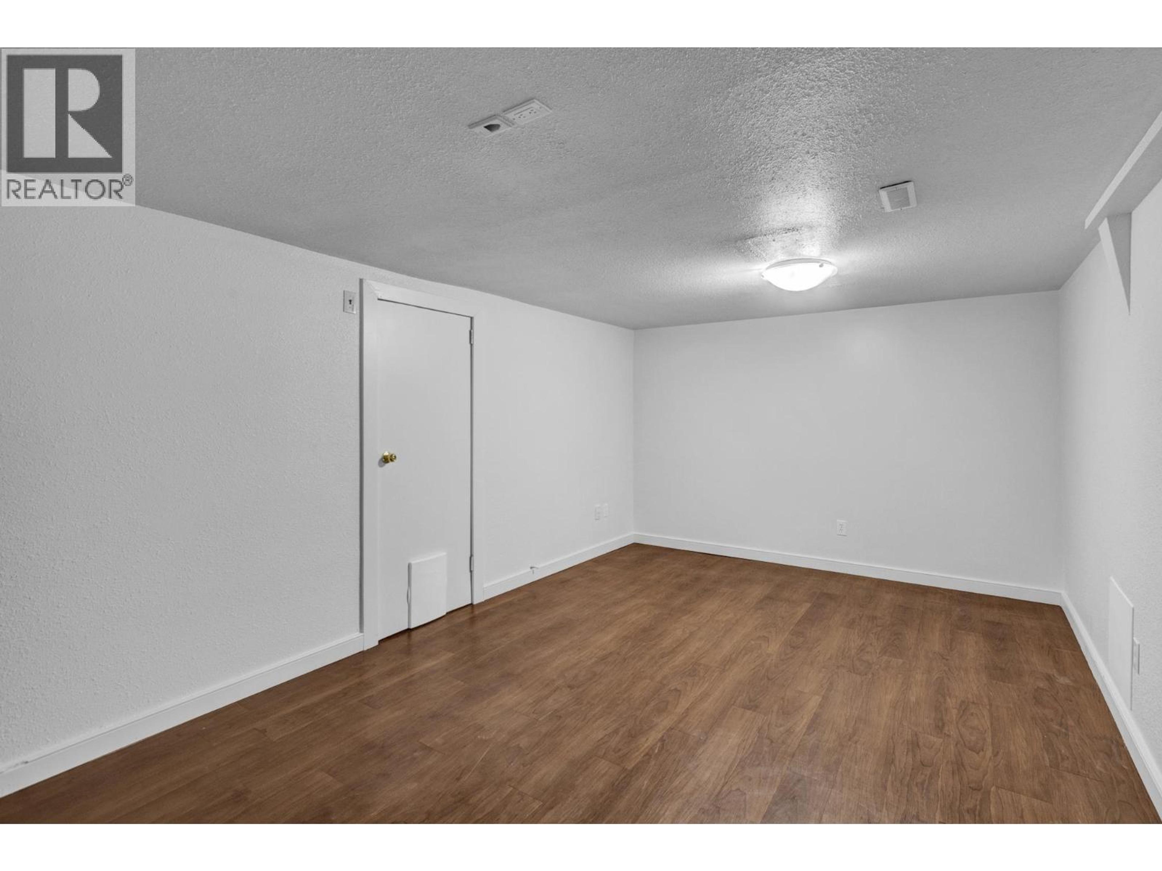 1666 FIR STREET - 17