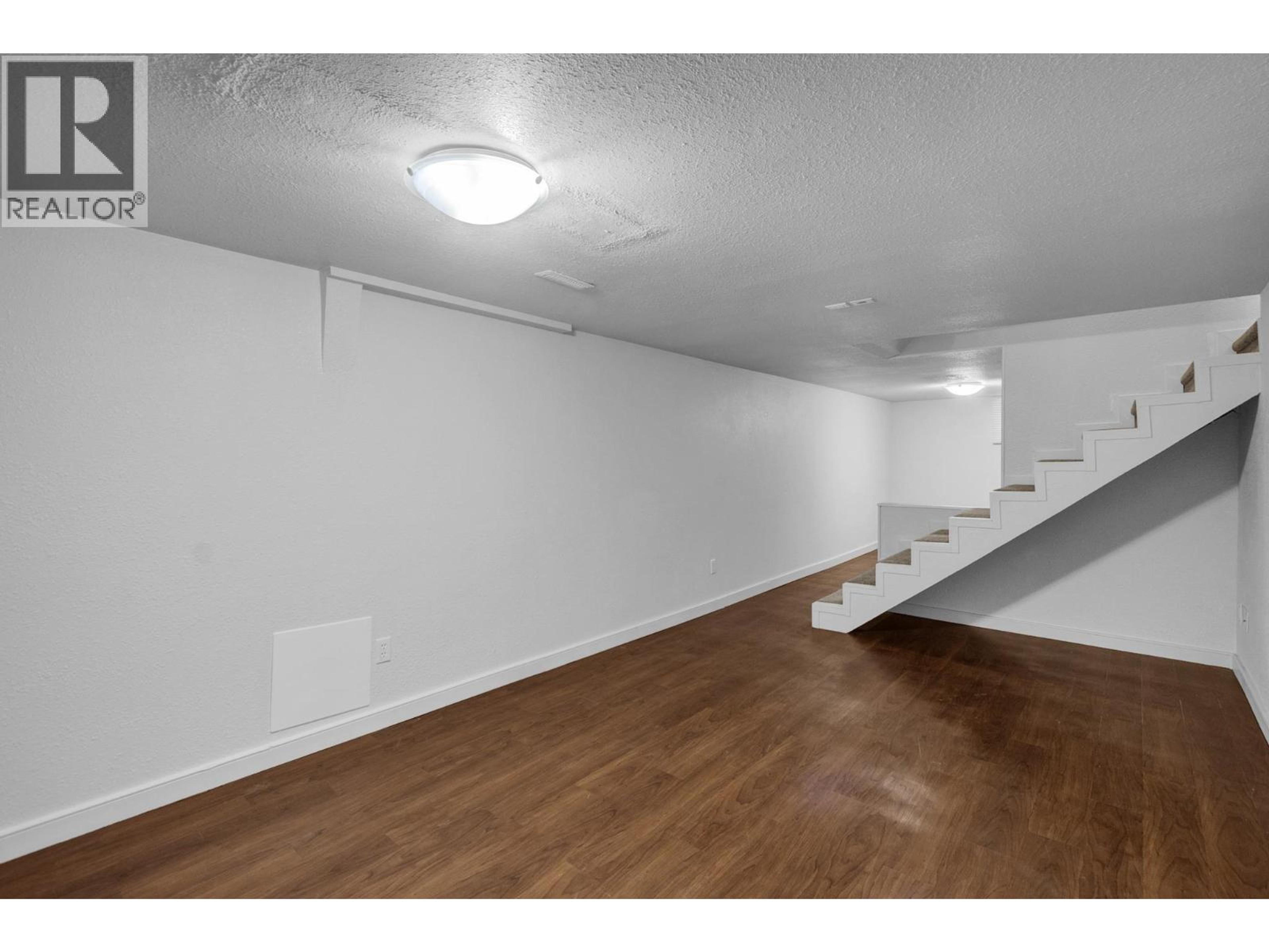 1666 FIR STREET - 18