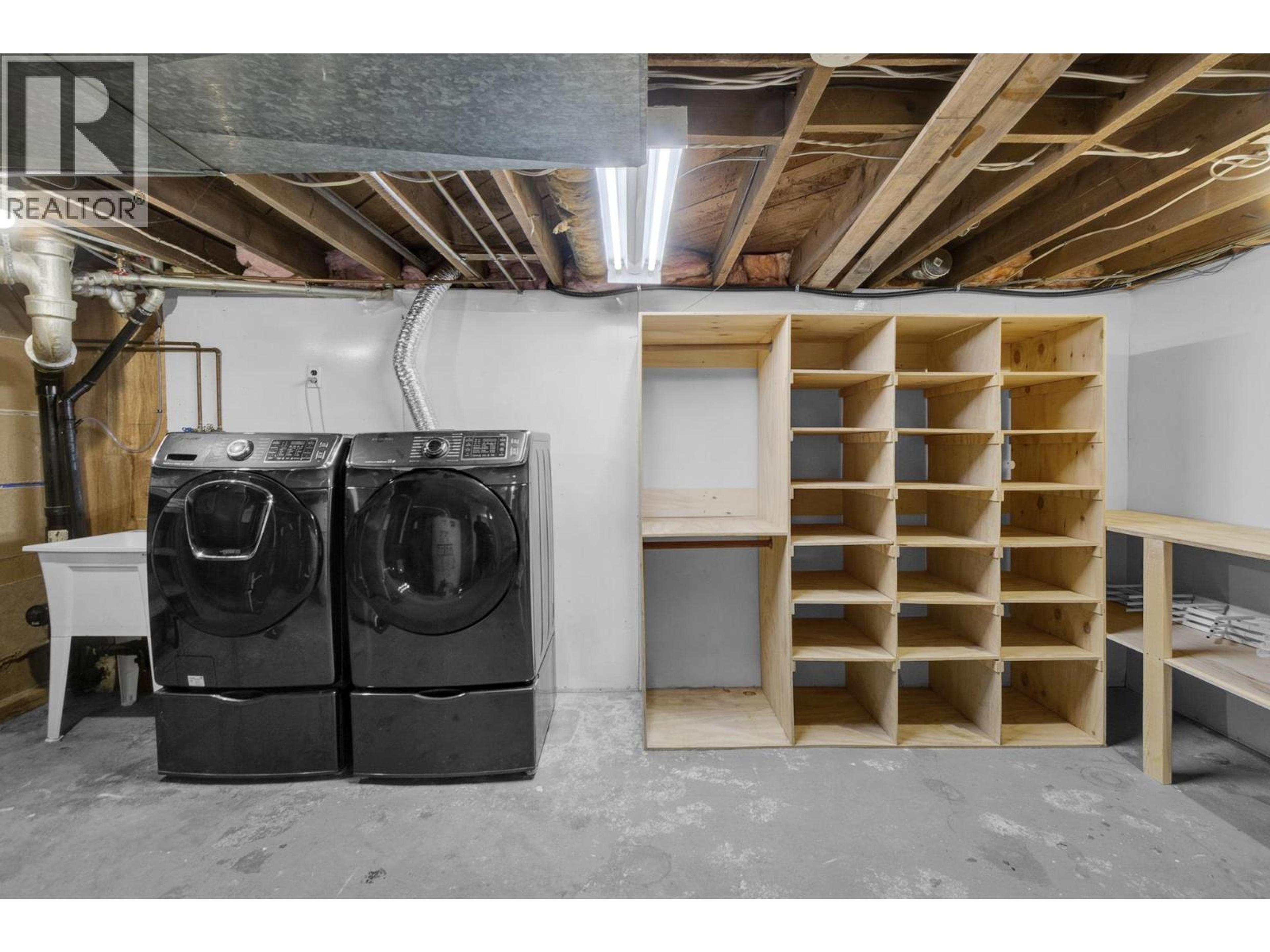 1666 FIR STREET - 19