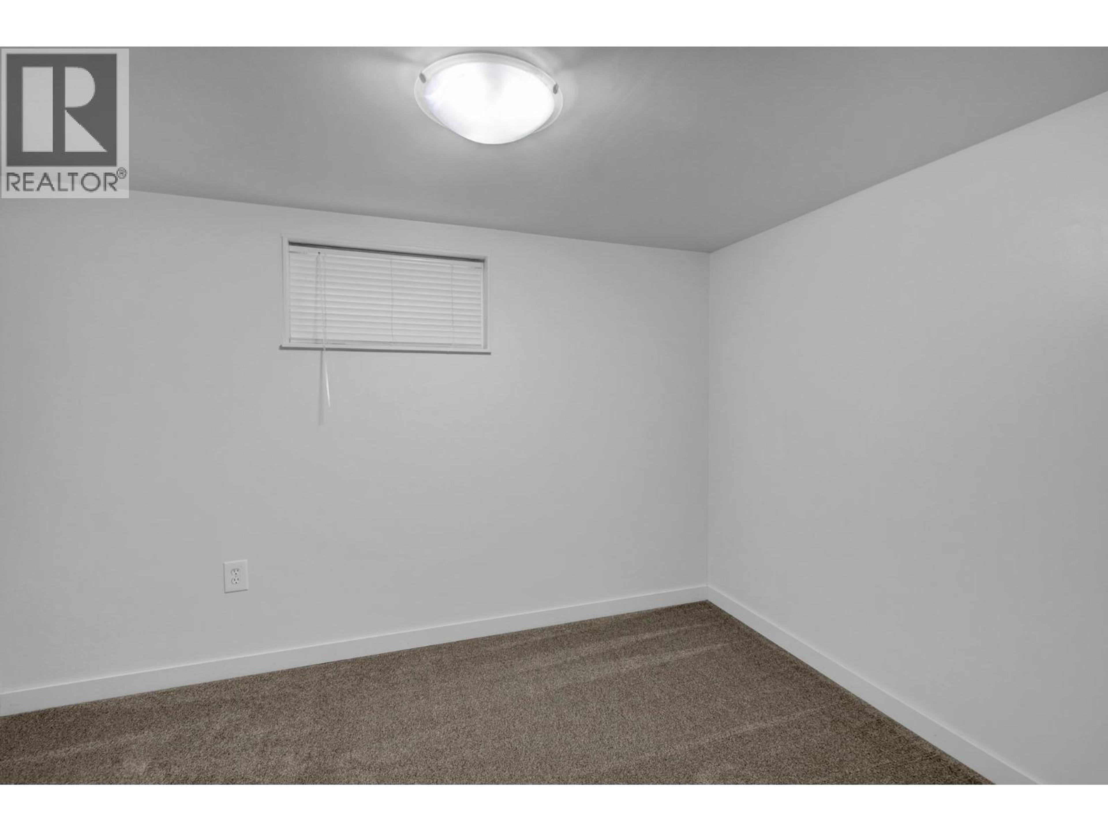 1666 FIR STREET - 21