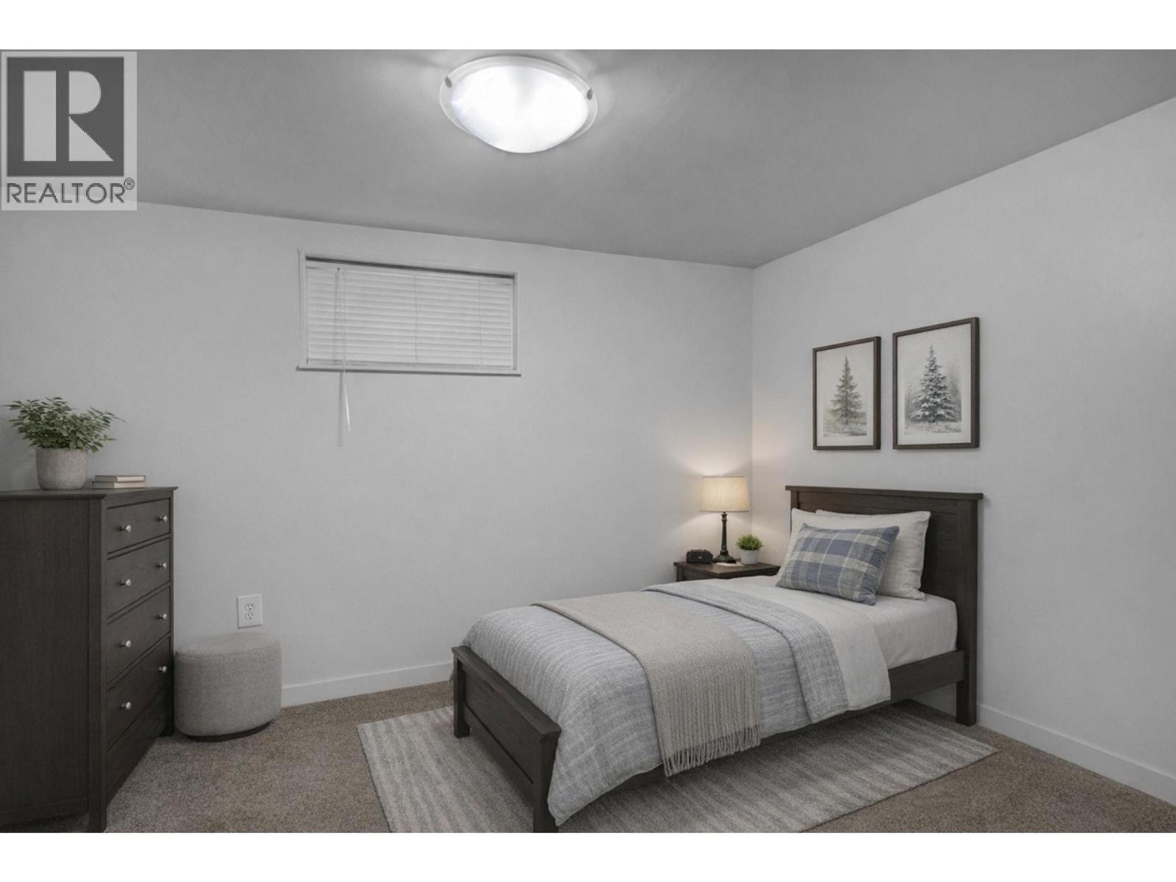 1666 FIR STREET - 25