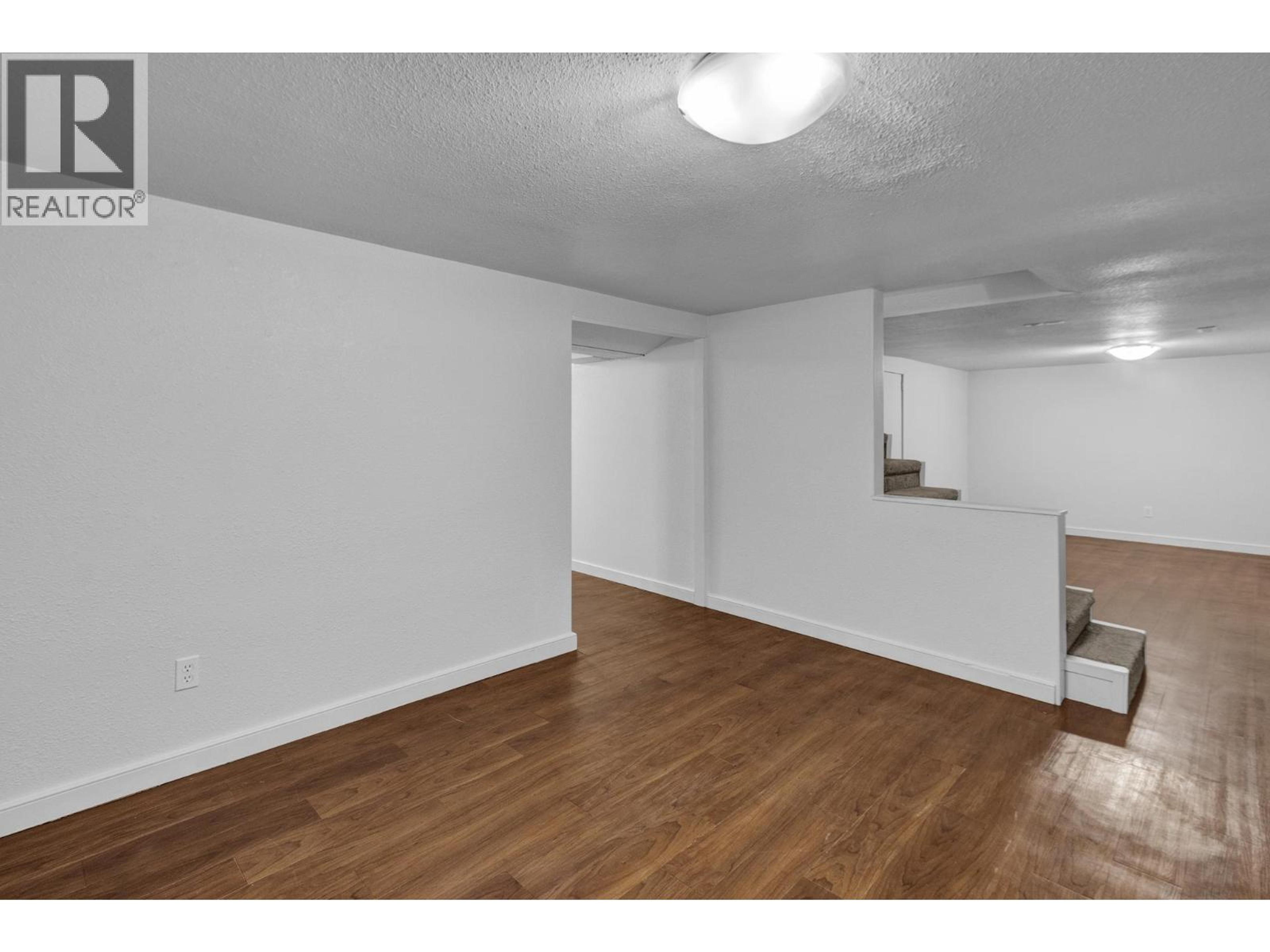 1666 FIR STREET - 26