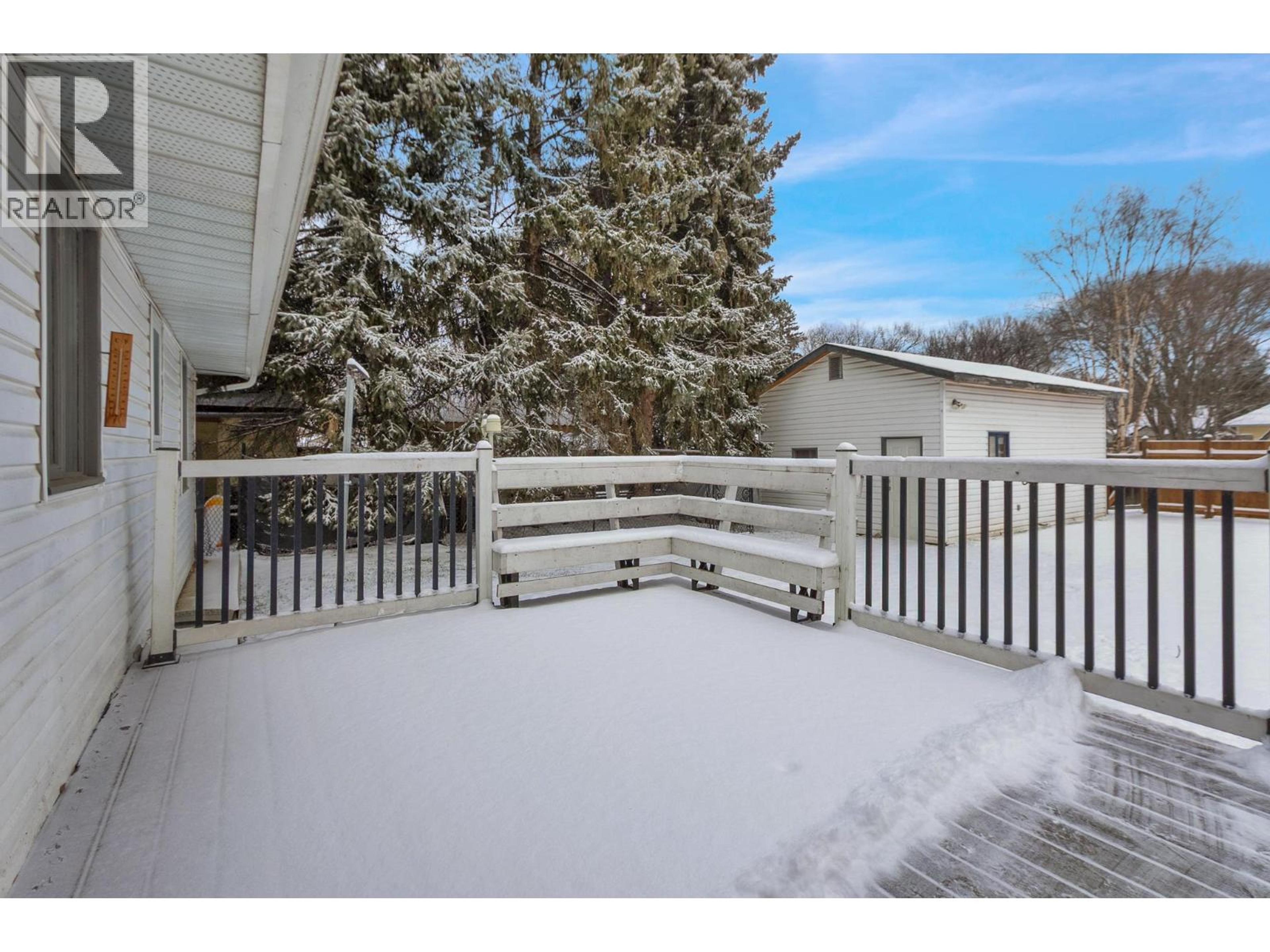 1666 FIR STREET - 27