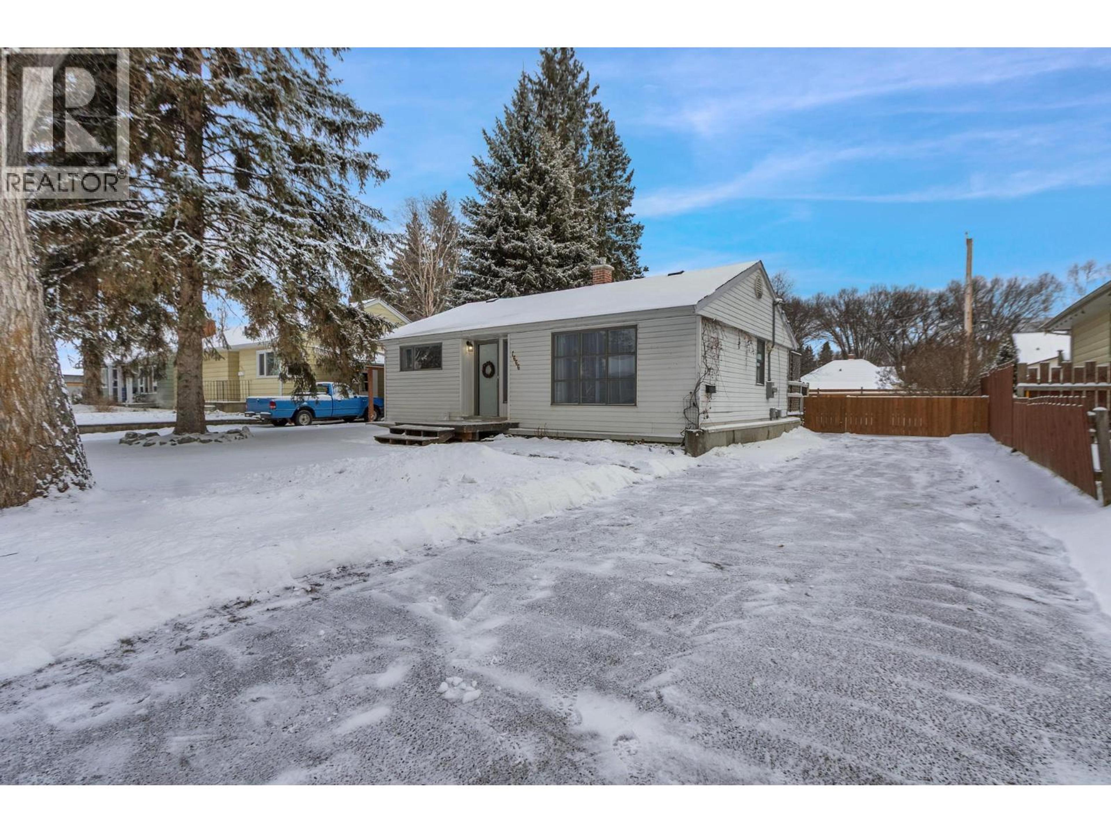 1666 FIR STREET - 30