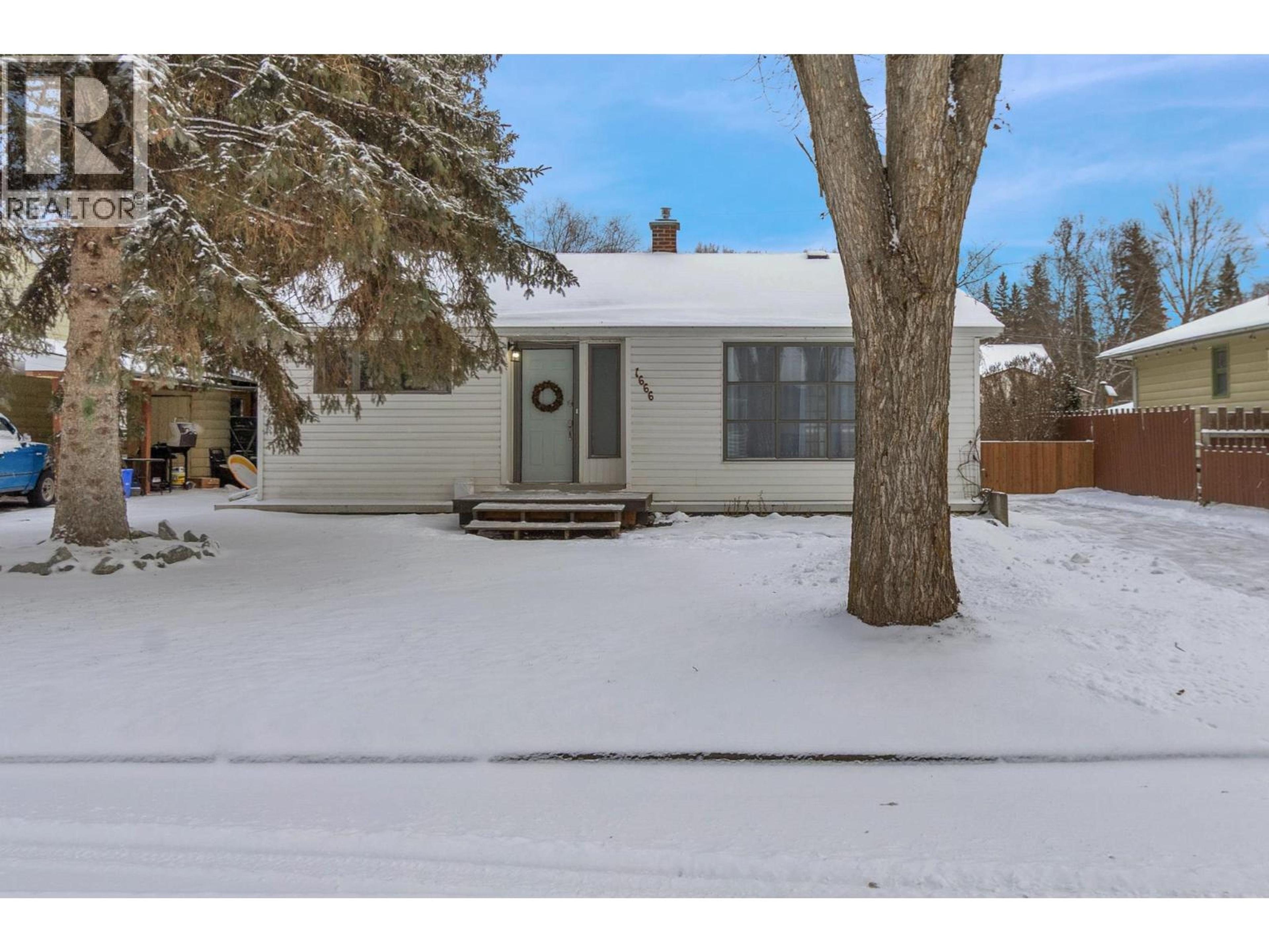 1666 FIR STREET - 31