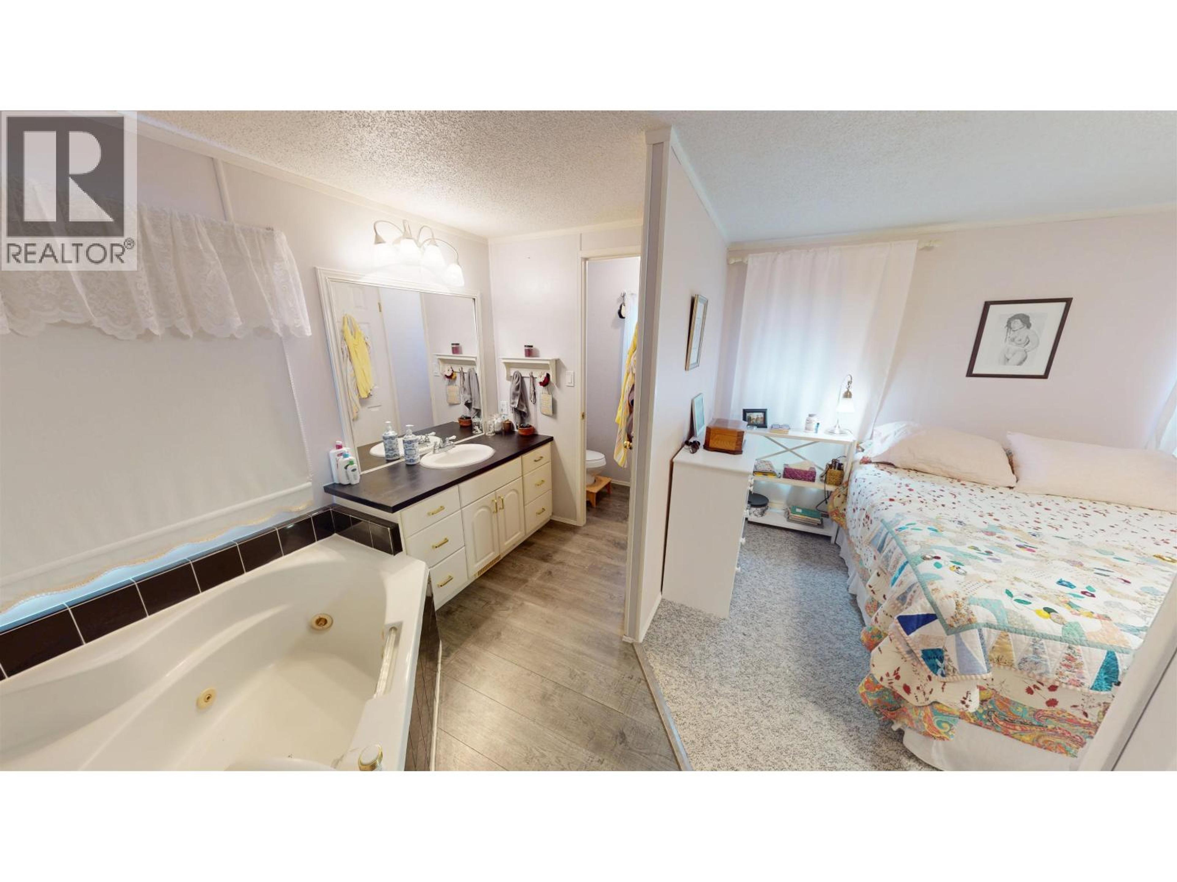 #30 654 NORTH FRASER DRIVE - 22