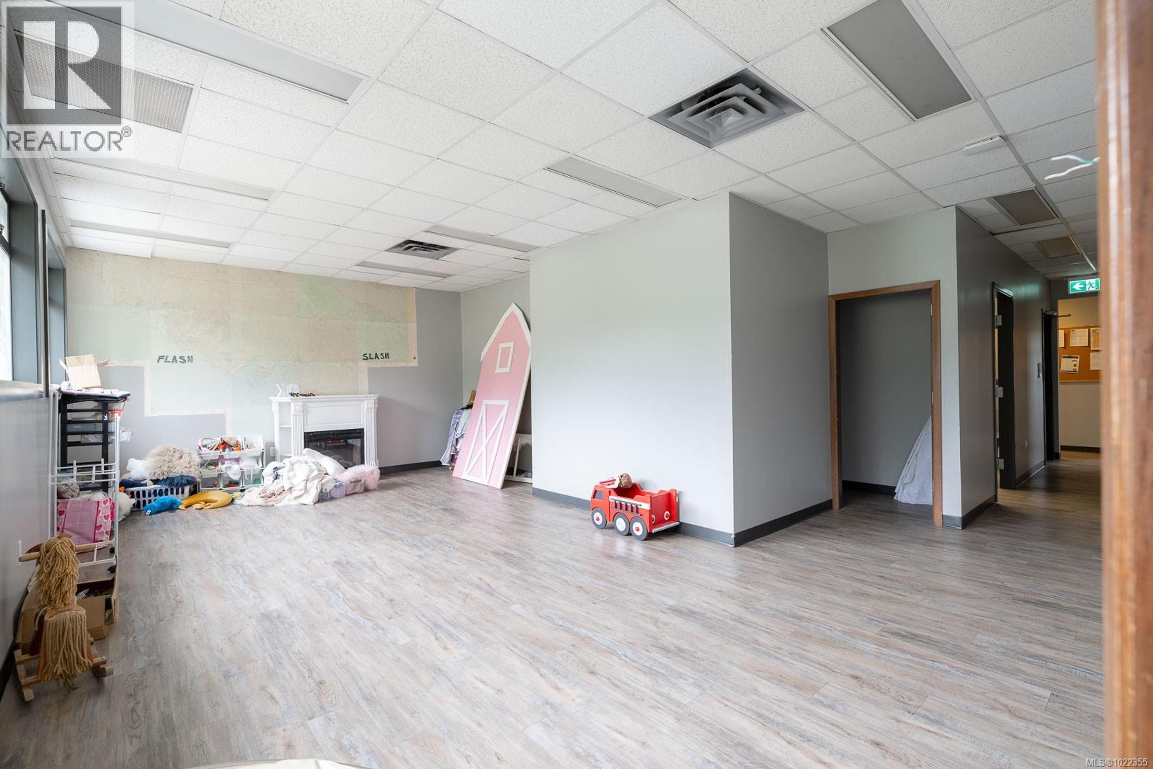 4820 WALLACE ST - 15