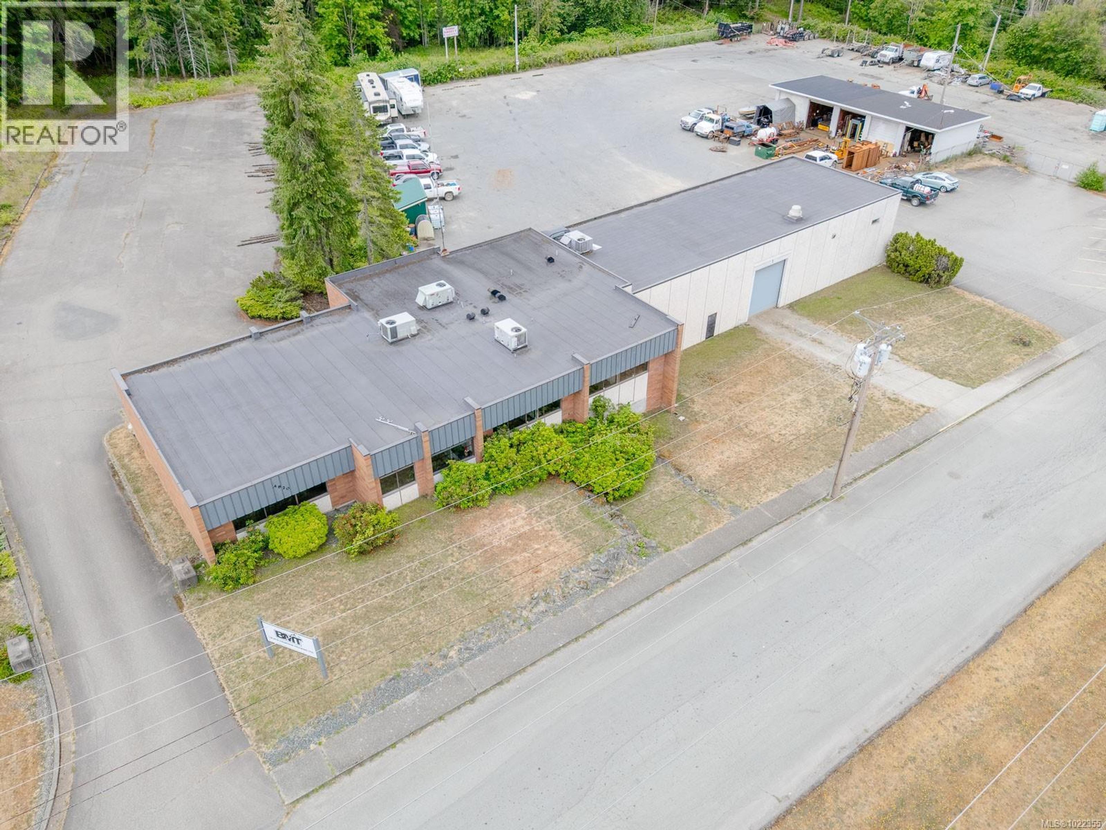 4820 WALLACE ST - Image 2