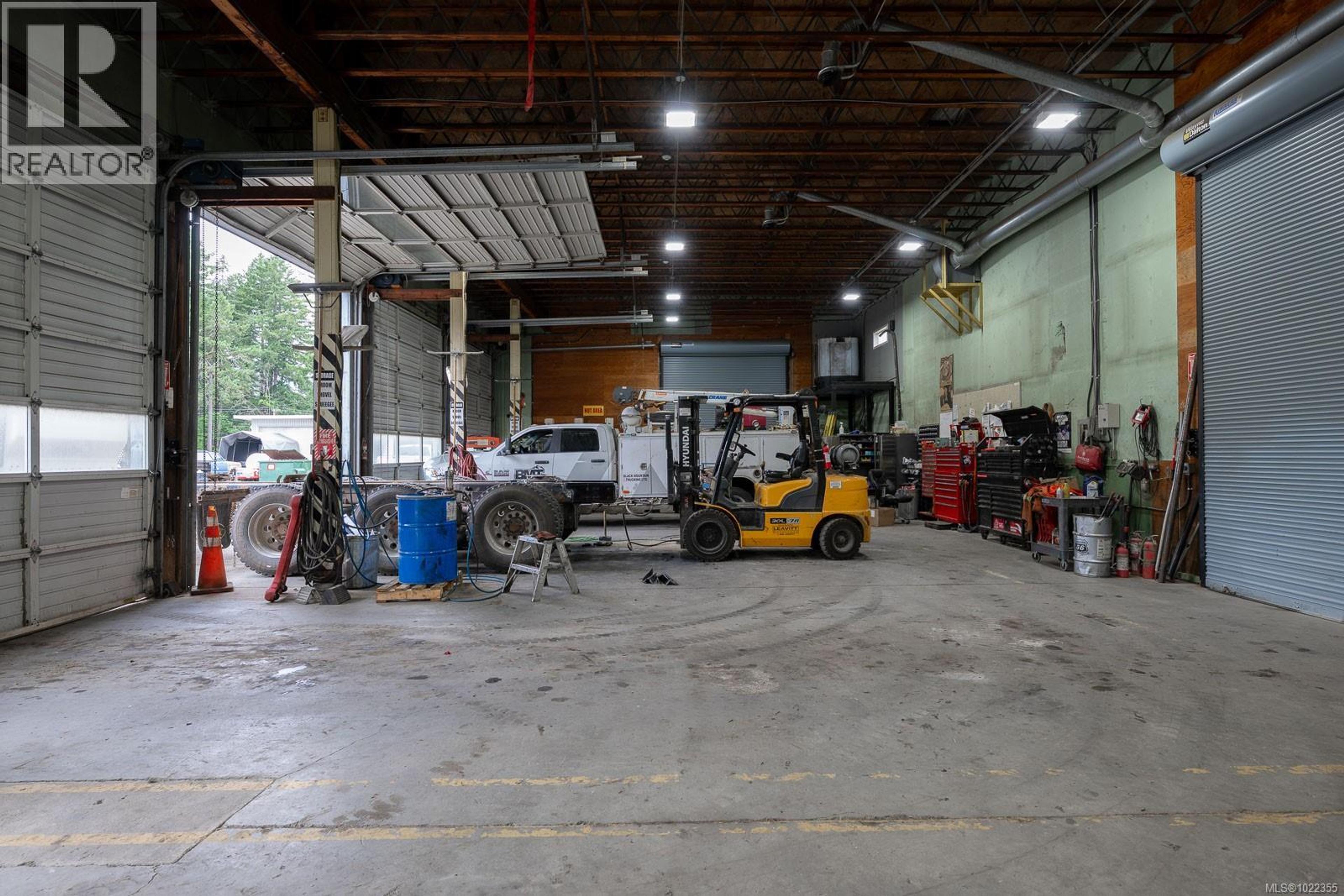 4820 WALLACE ST - 20