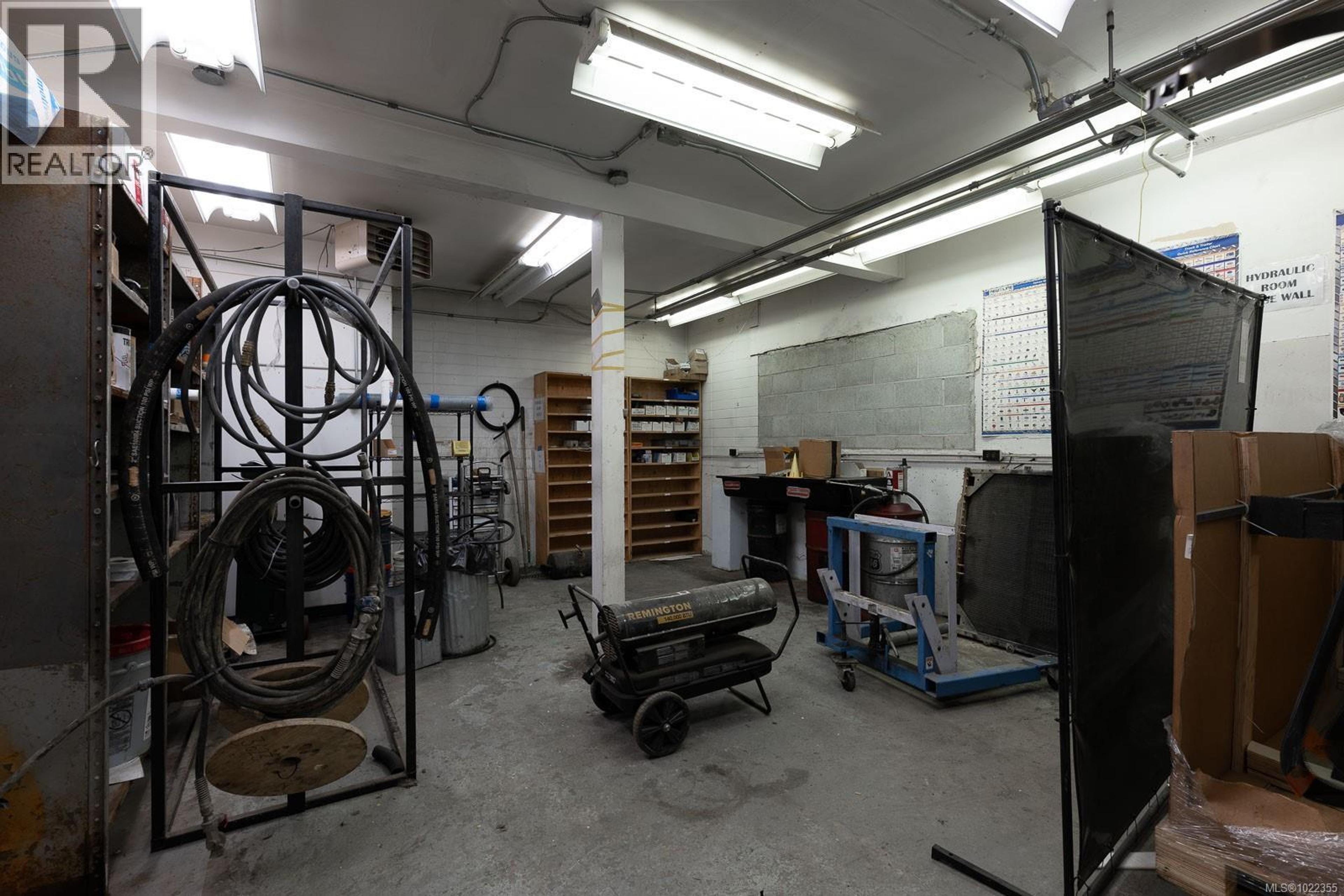 4820 WALLACE ST - 27