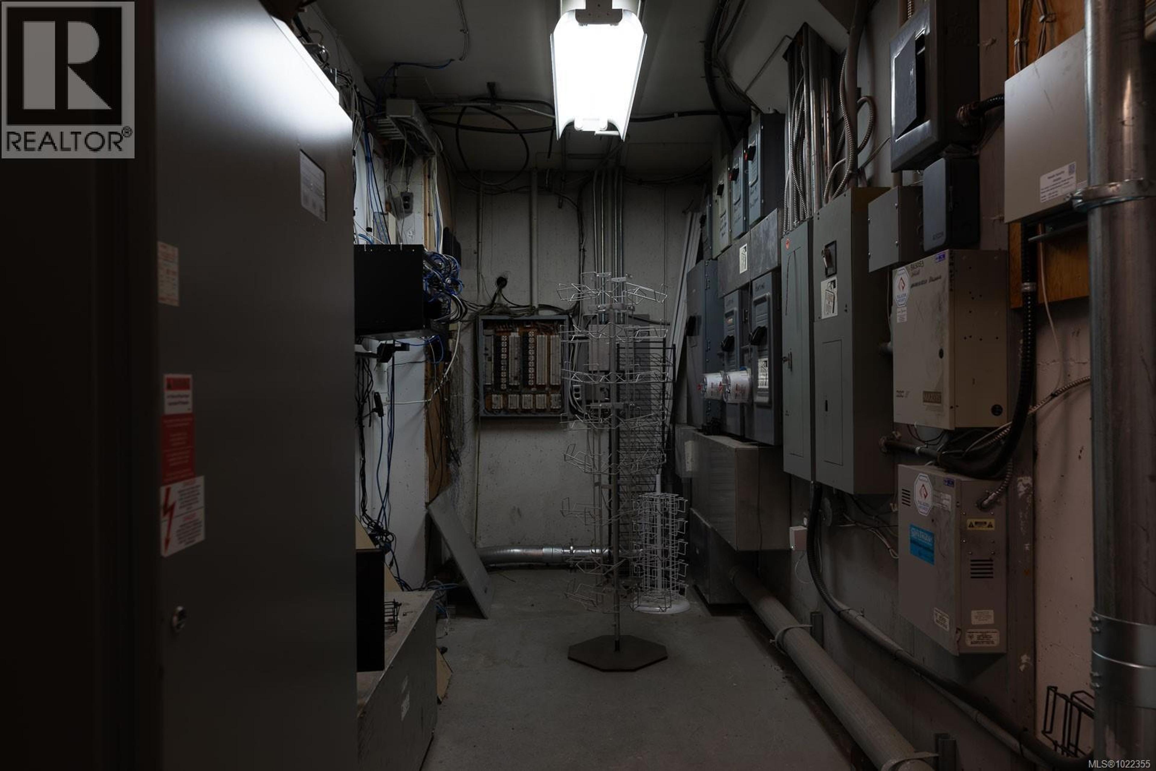 4820 WALLACE ST - 34