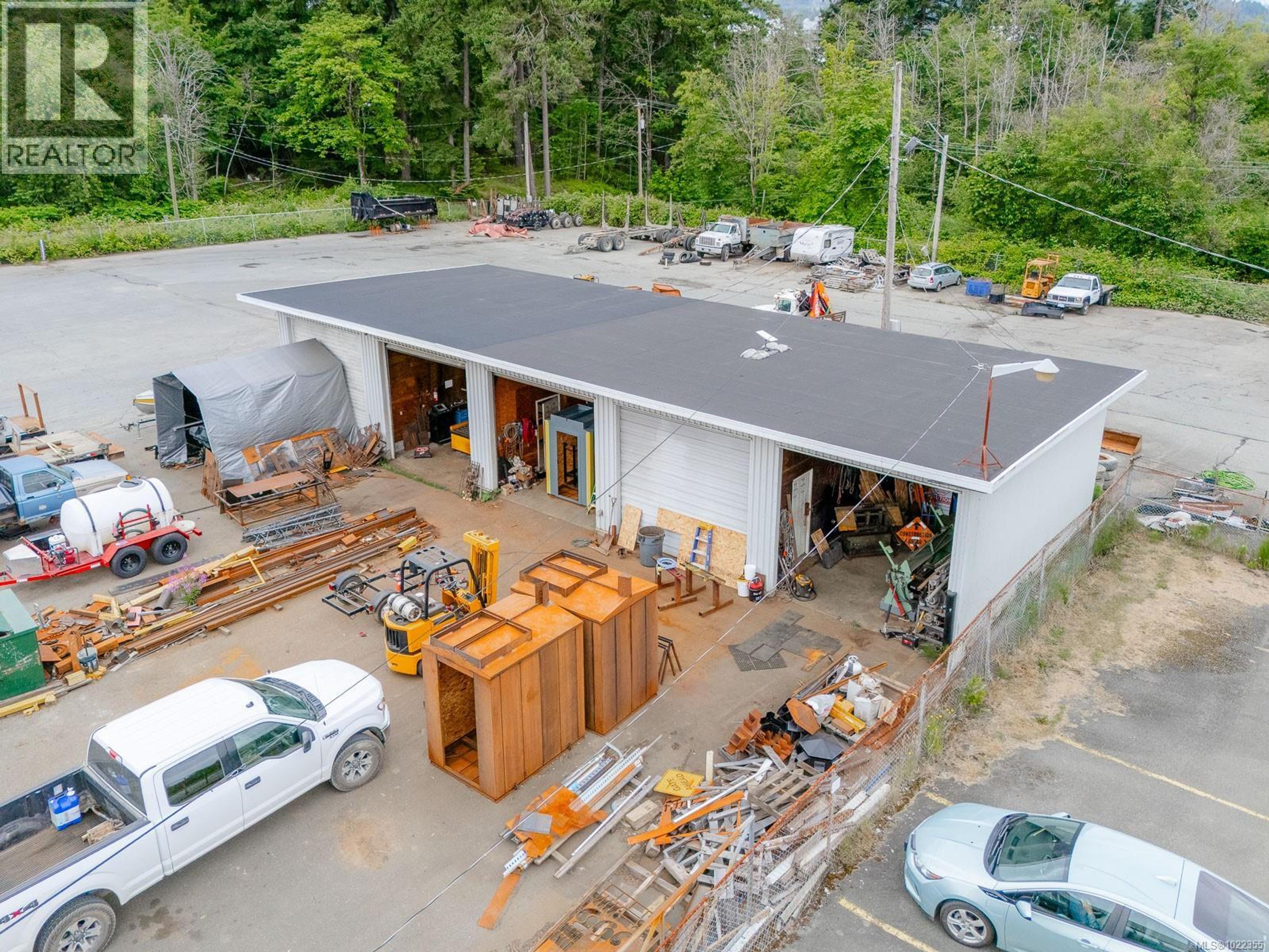 4820 WALLACE ST - 48