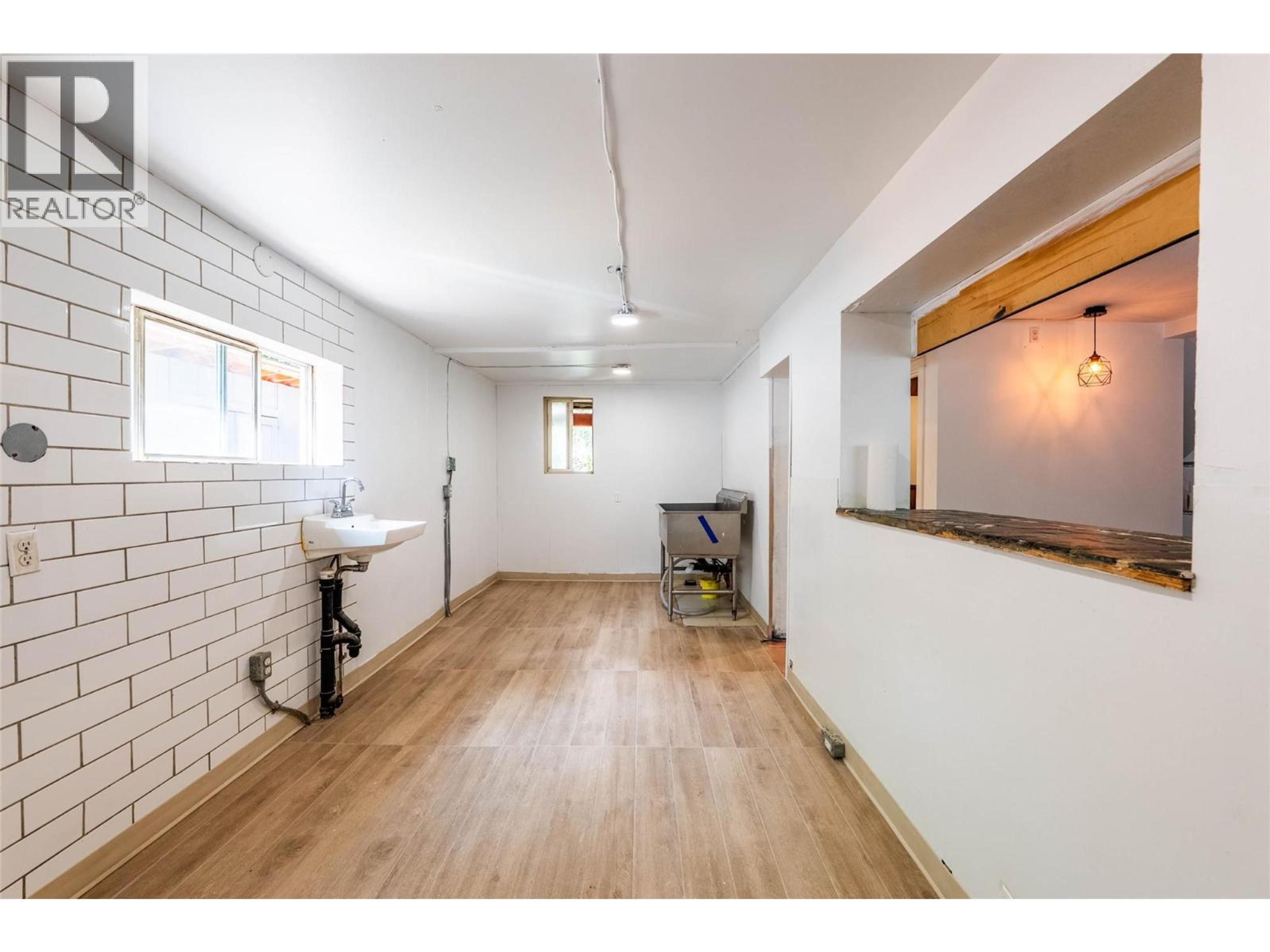 318 ANDERSON STREET - 12