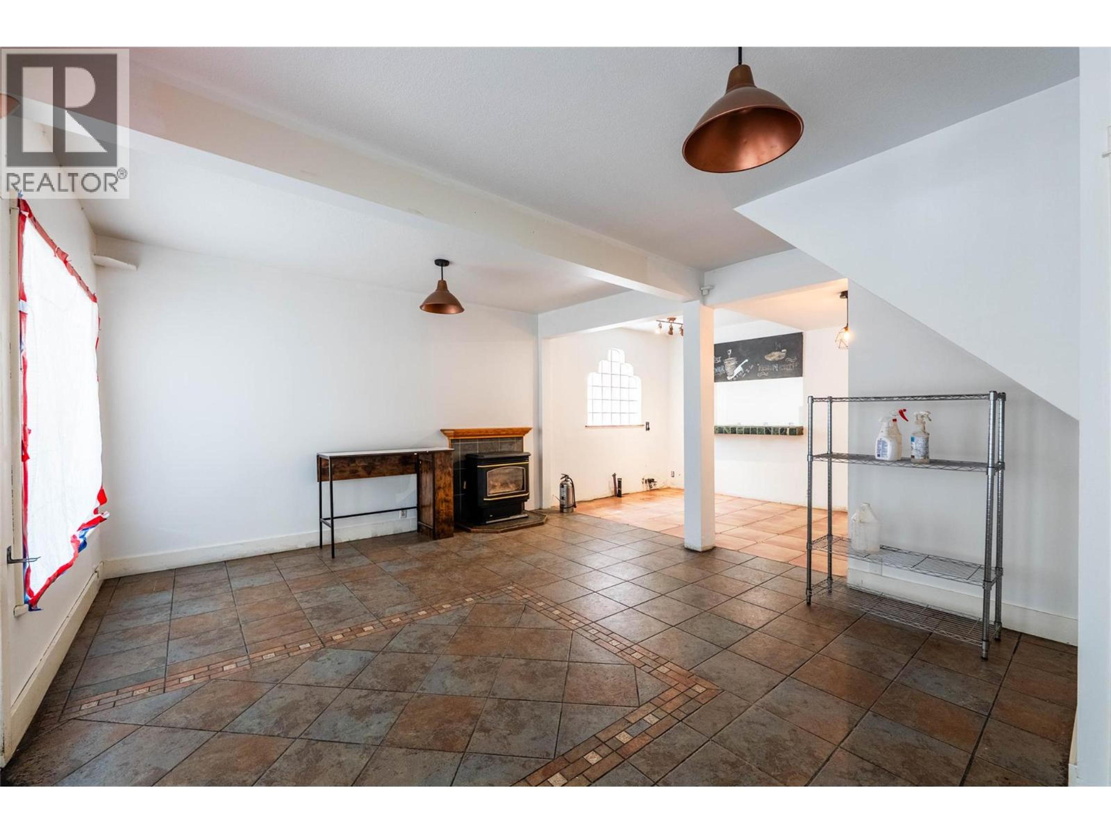 318 ANDERSON STREET - 4