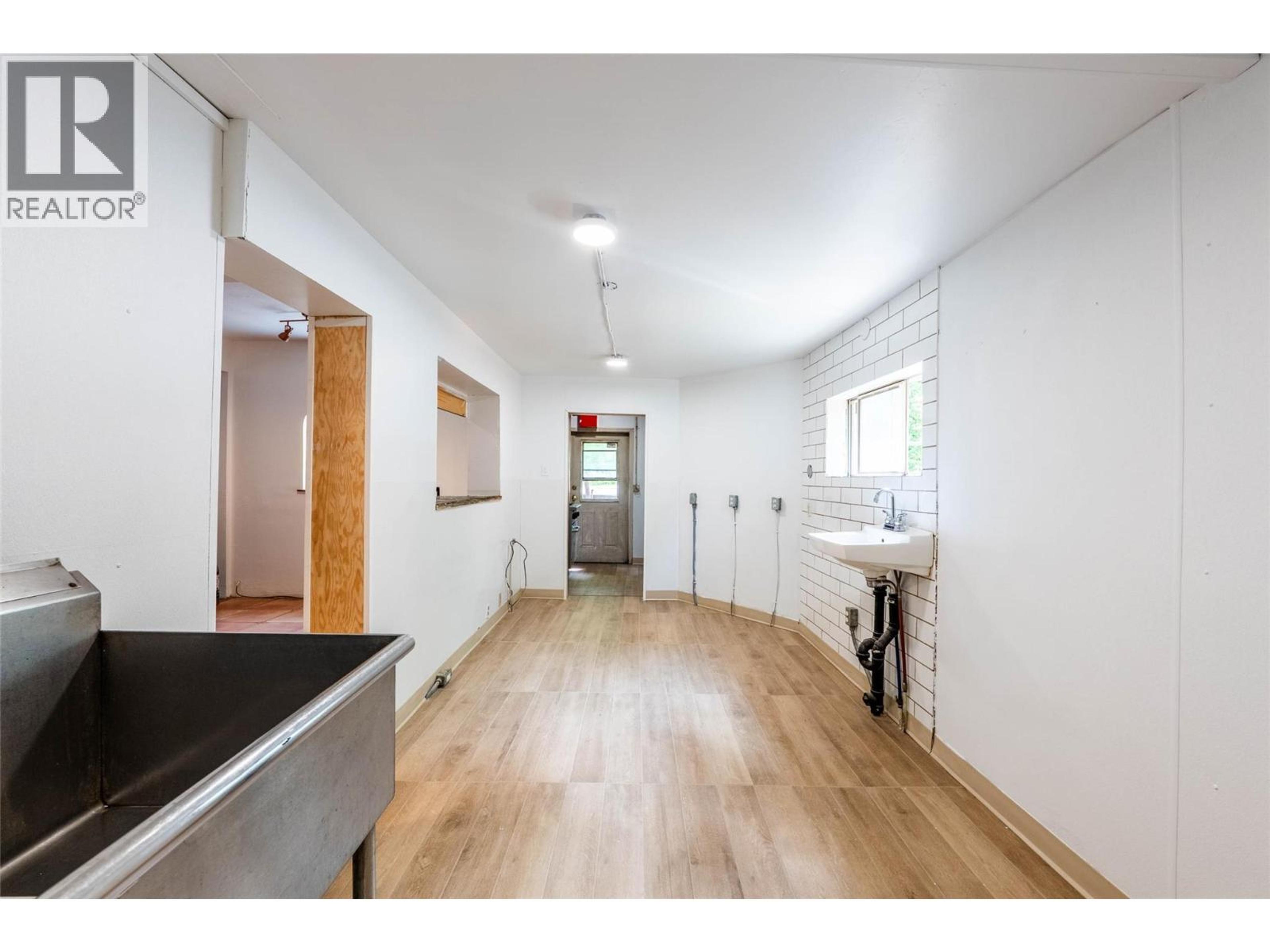 318 ANDERSON STREET - 8