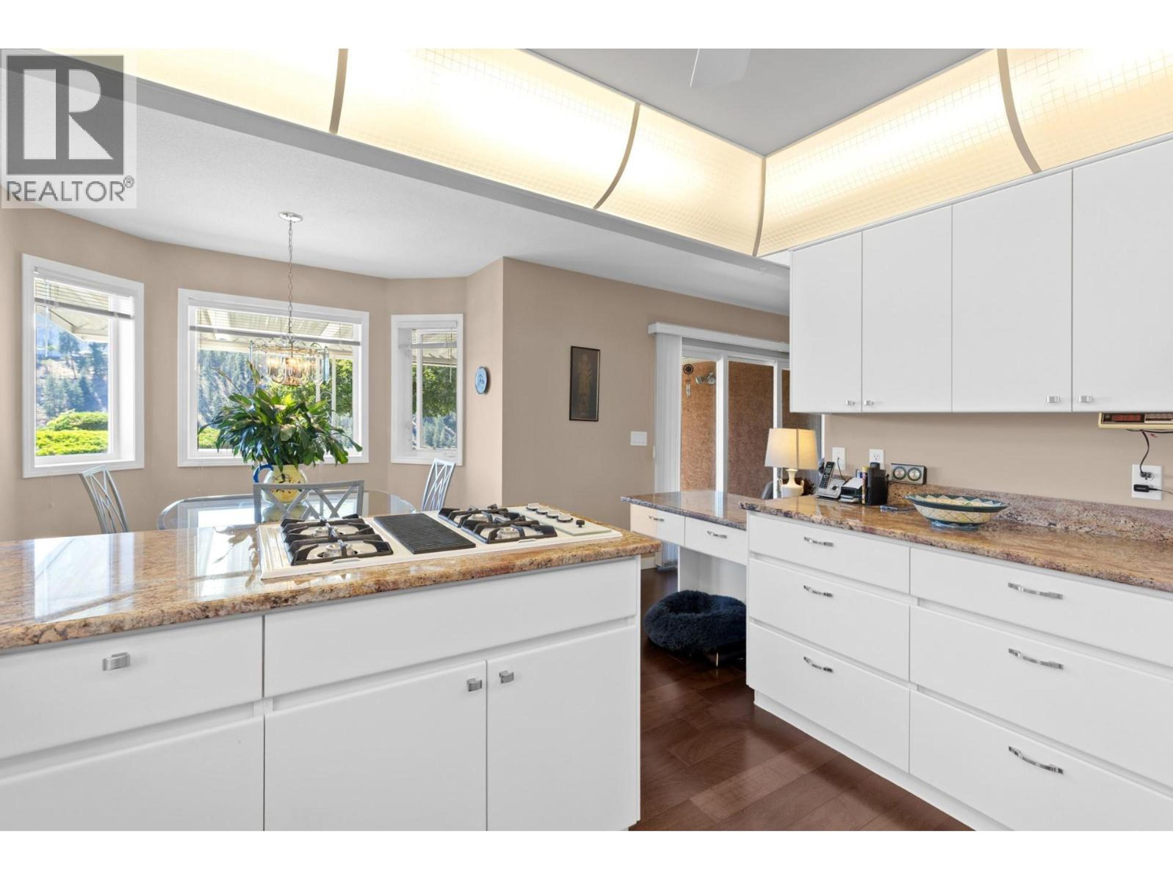 3786 INGLIS PLACE - 14