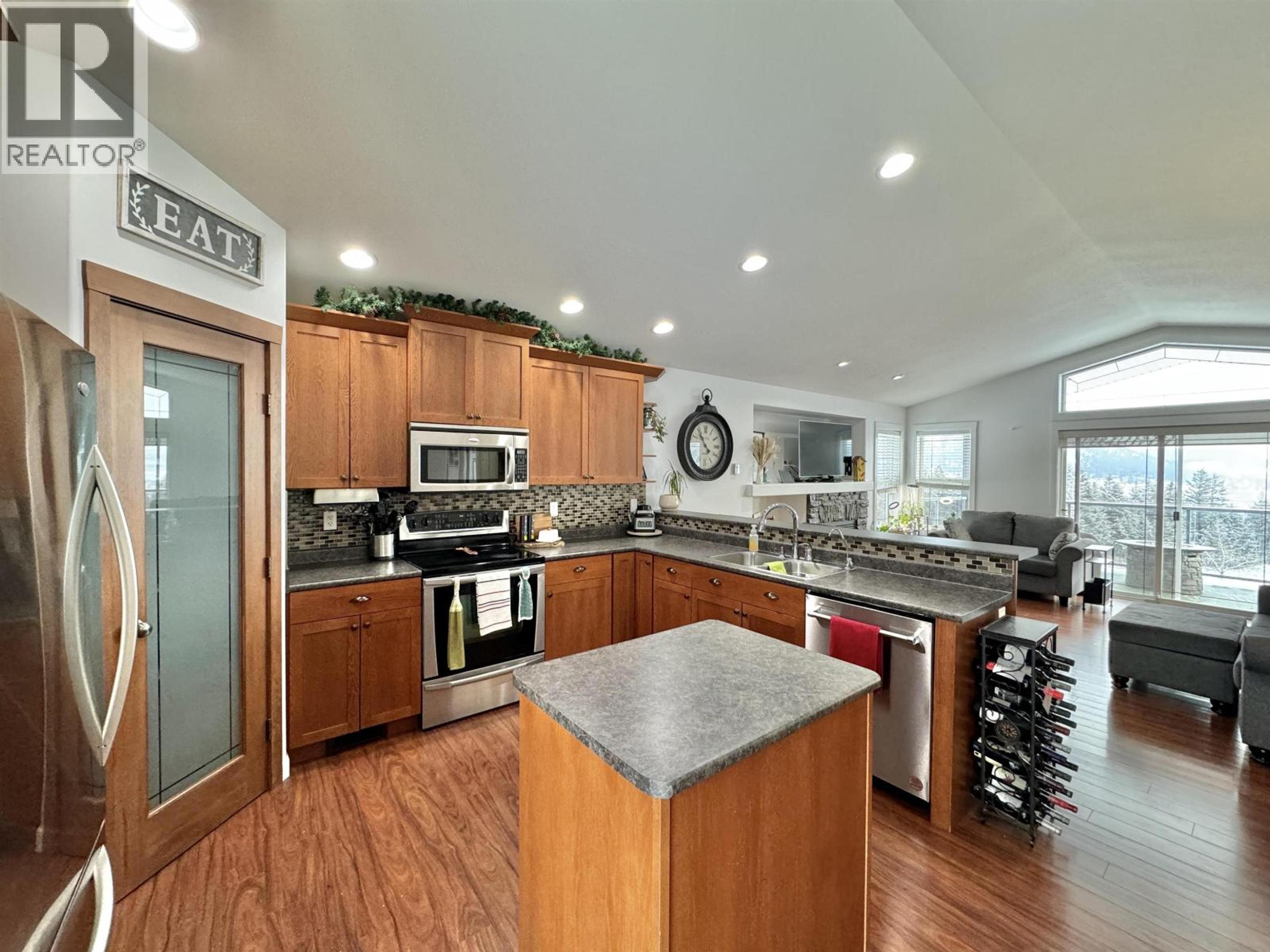 341 FOSTER WAY - Image 3