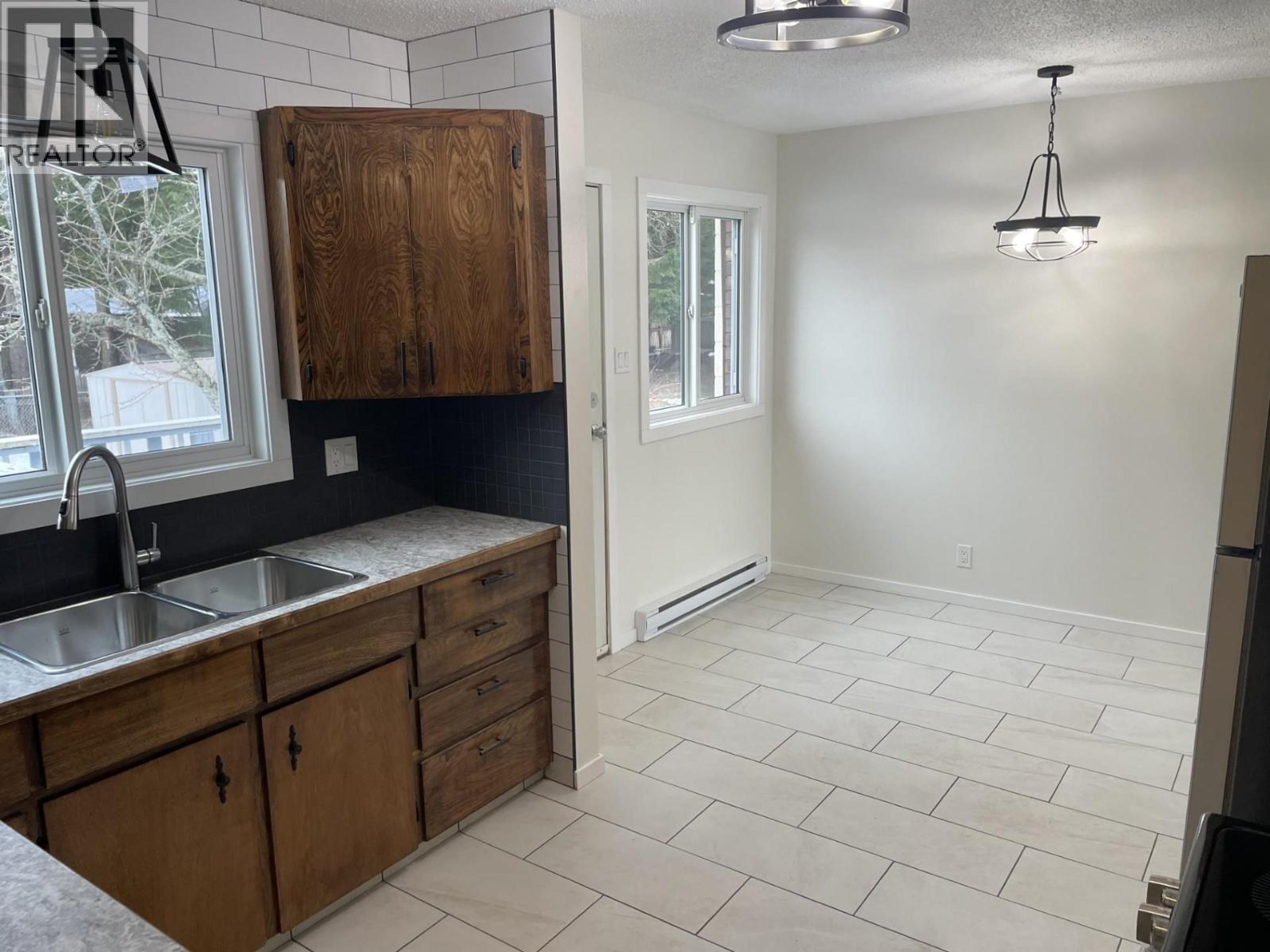 2301 PEAR STREET - 6