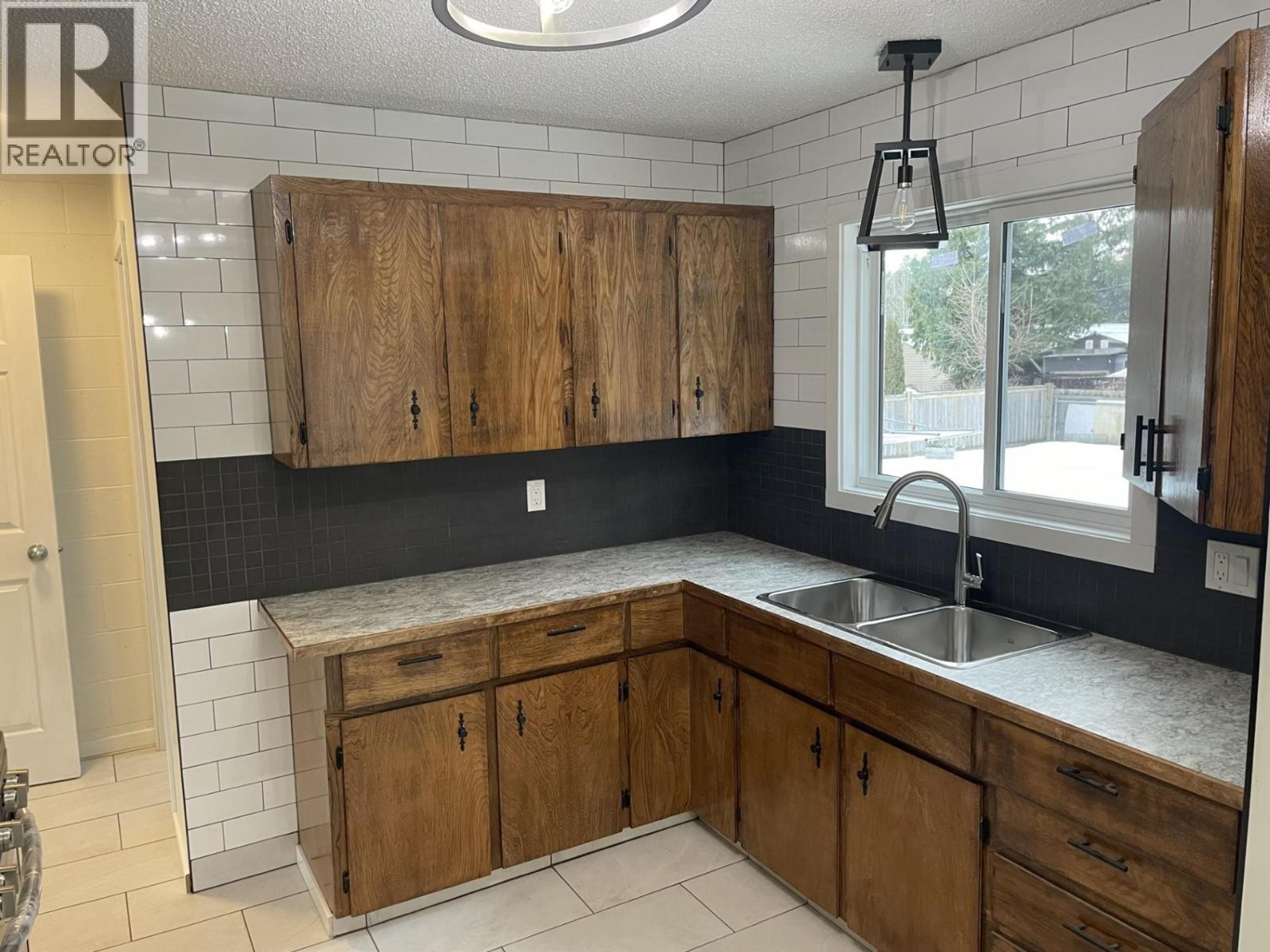 2301 PEAR STREET - 4