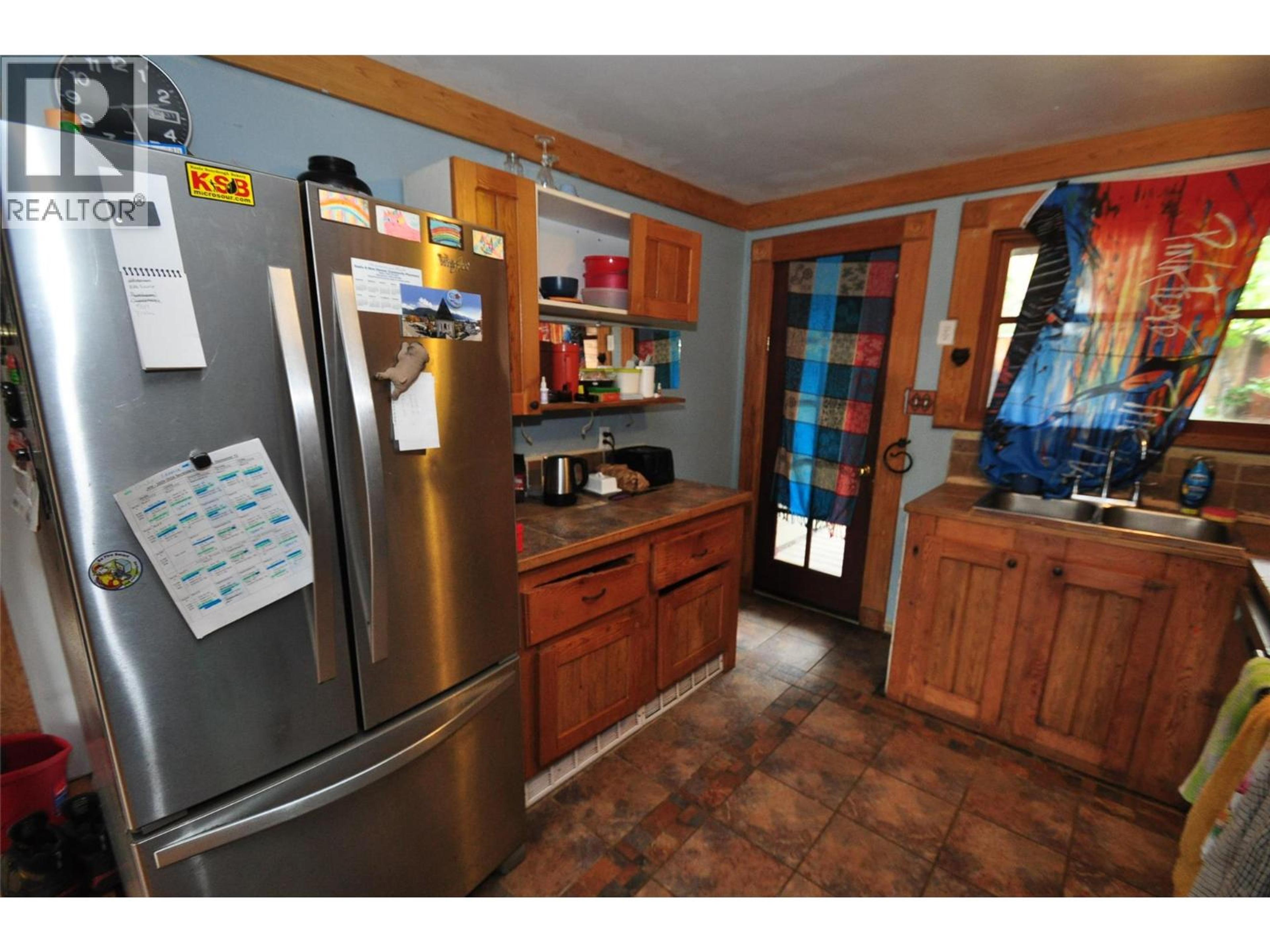 105 WASHINGTON STREET N - 10