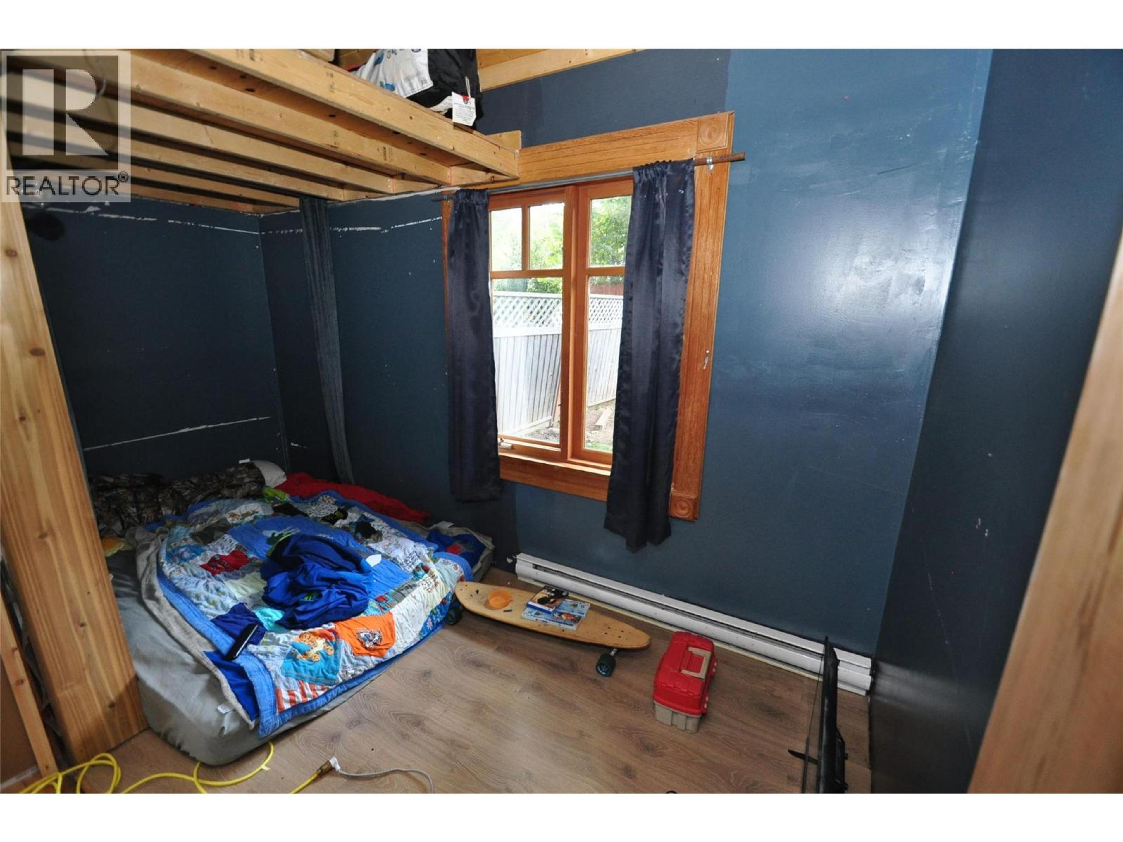 105 WASHINGTON STREET N - 11